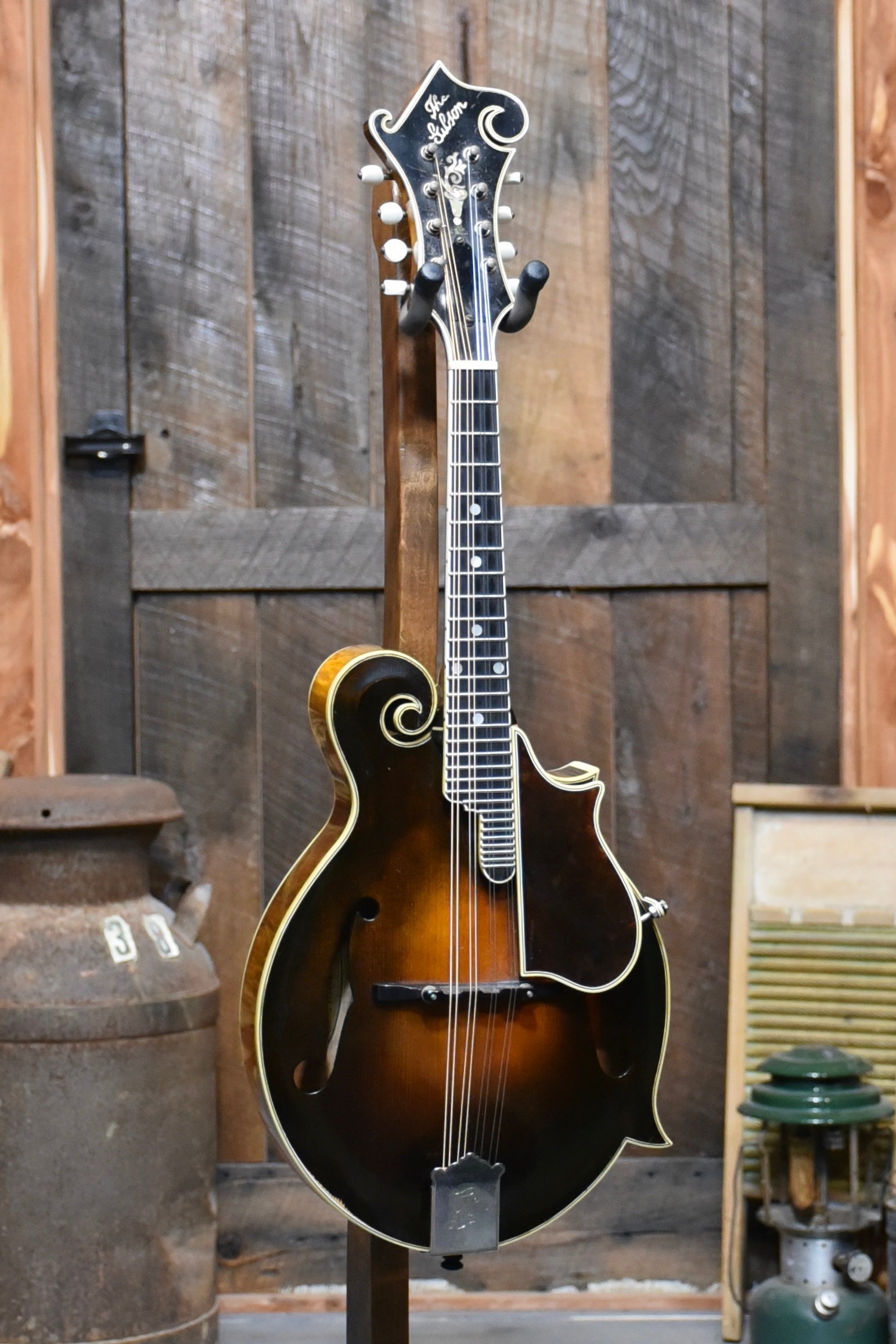 Pre-Owned 1924 Gibson Lloyd Loar Mandolin With Case