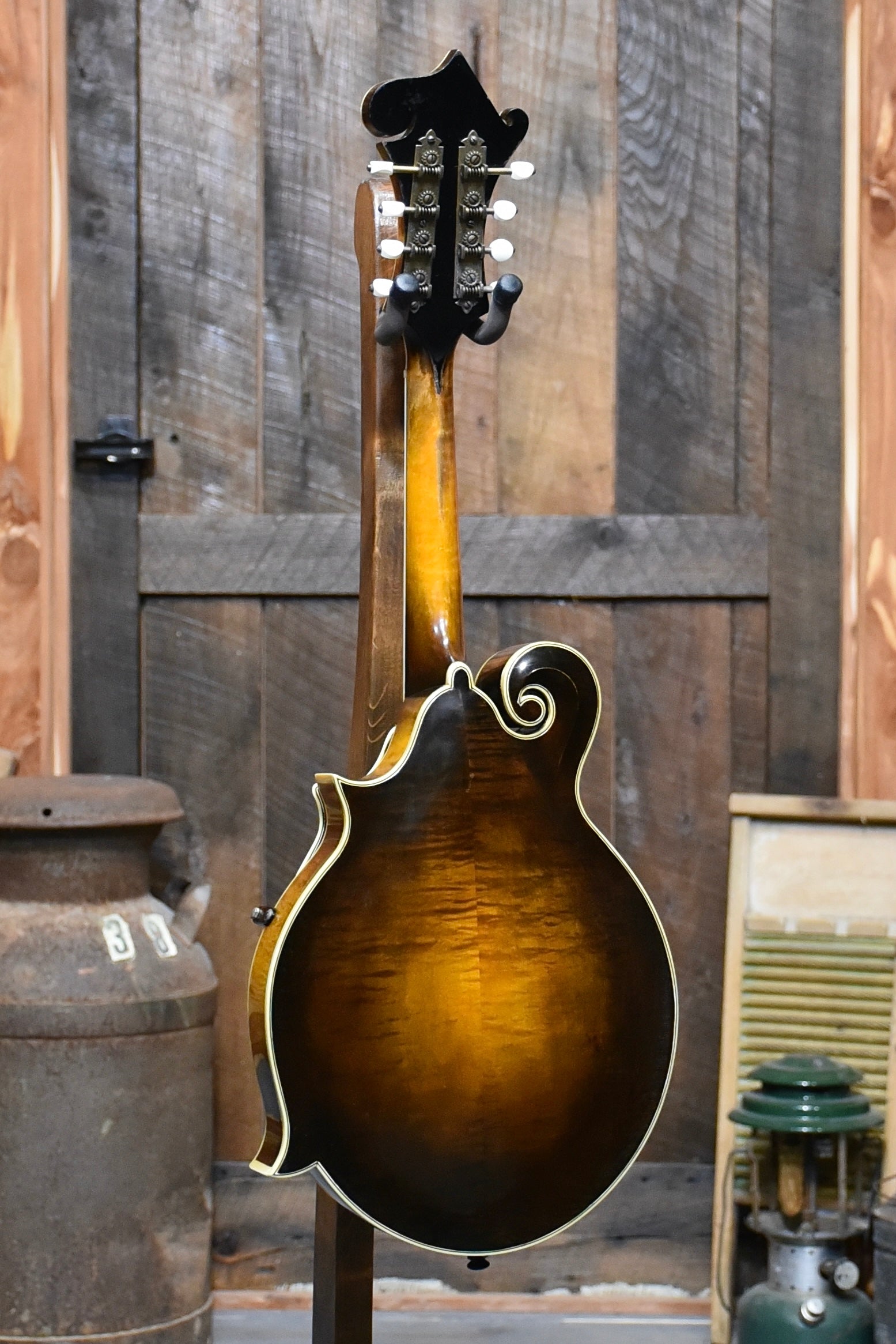 Pre-Owned 1924 Gibson Lloyd Loar Mandolin With Case