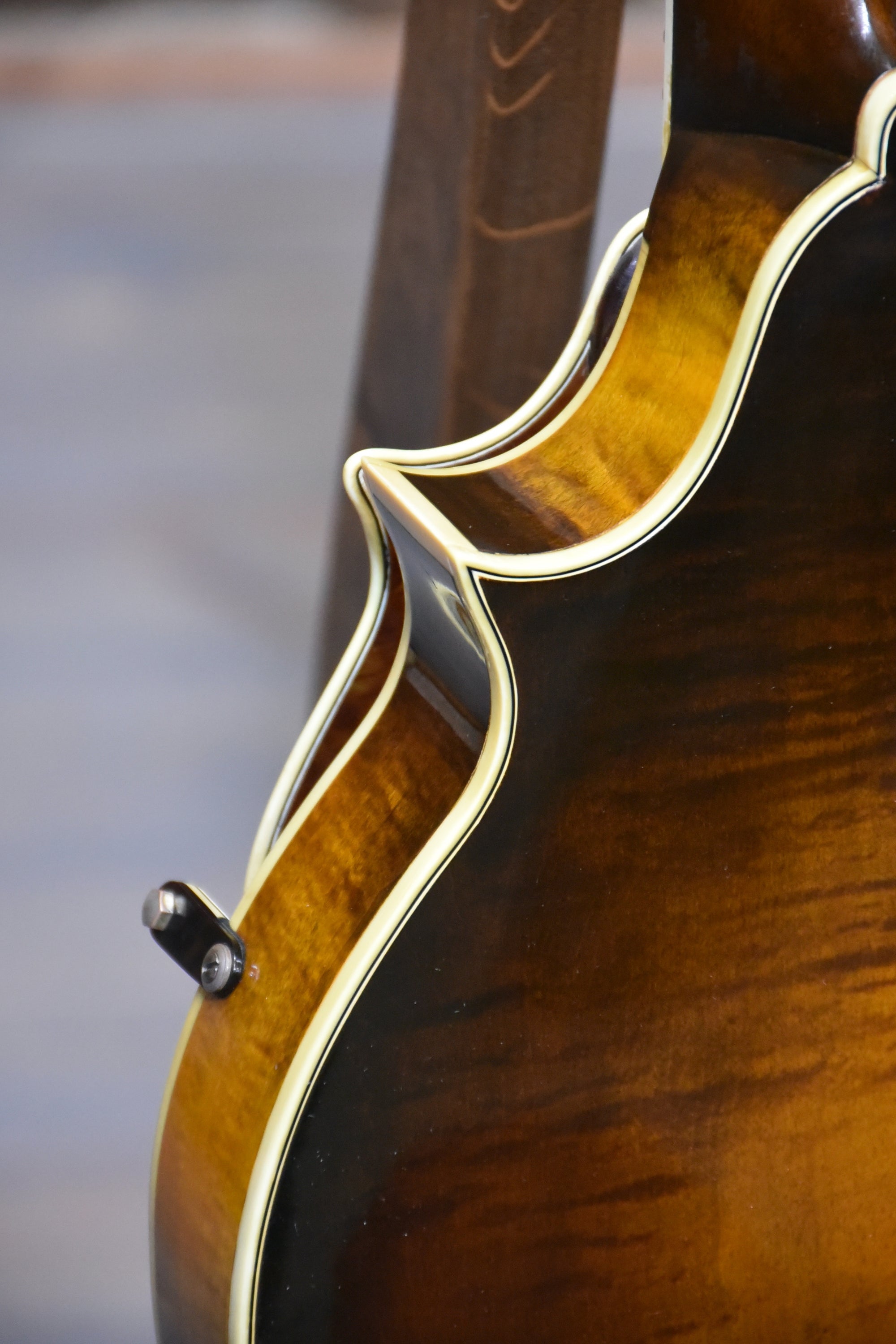 Pre-Owned 1924 Gibson Lloyd Loar Mandolin With Case