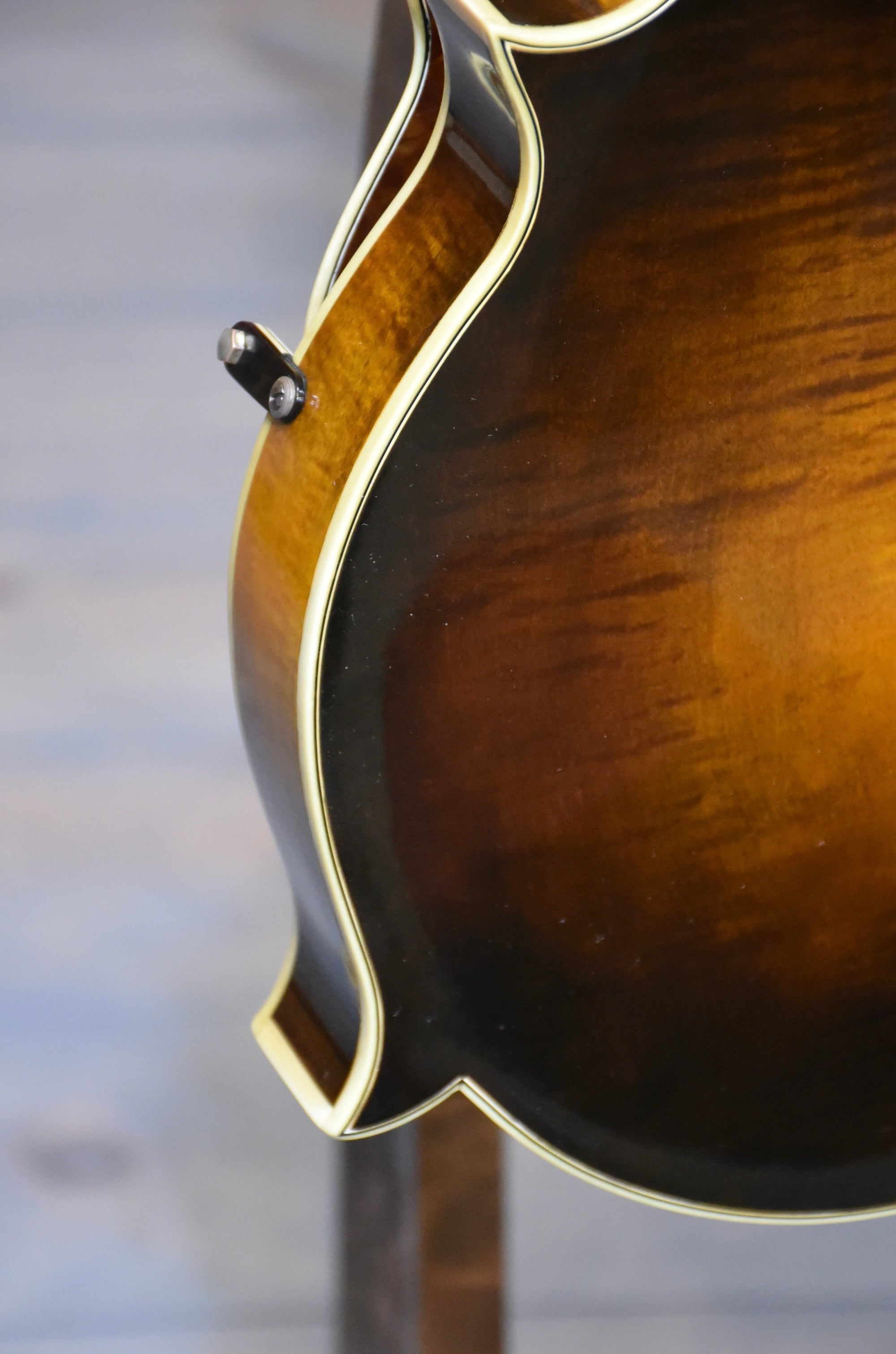 Pre-Owned 1924 Gibson Lloyd Loar Mandolin With Case