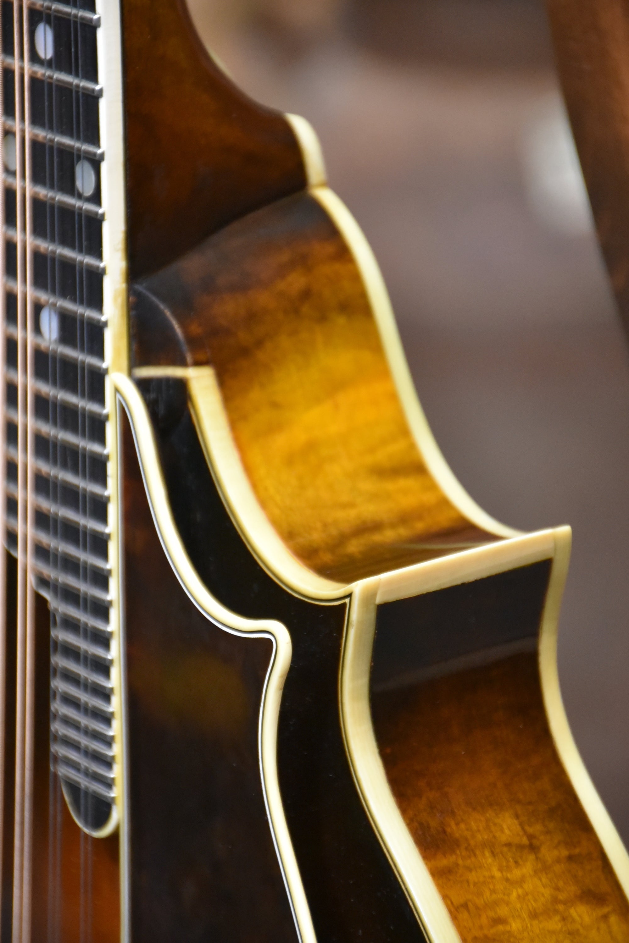 Pre-Owned 1924 Gibson Lloyd Loar Mandolin With Case