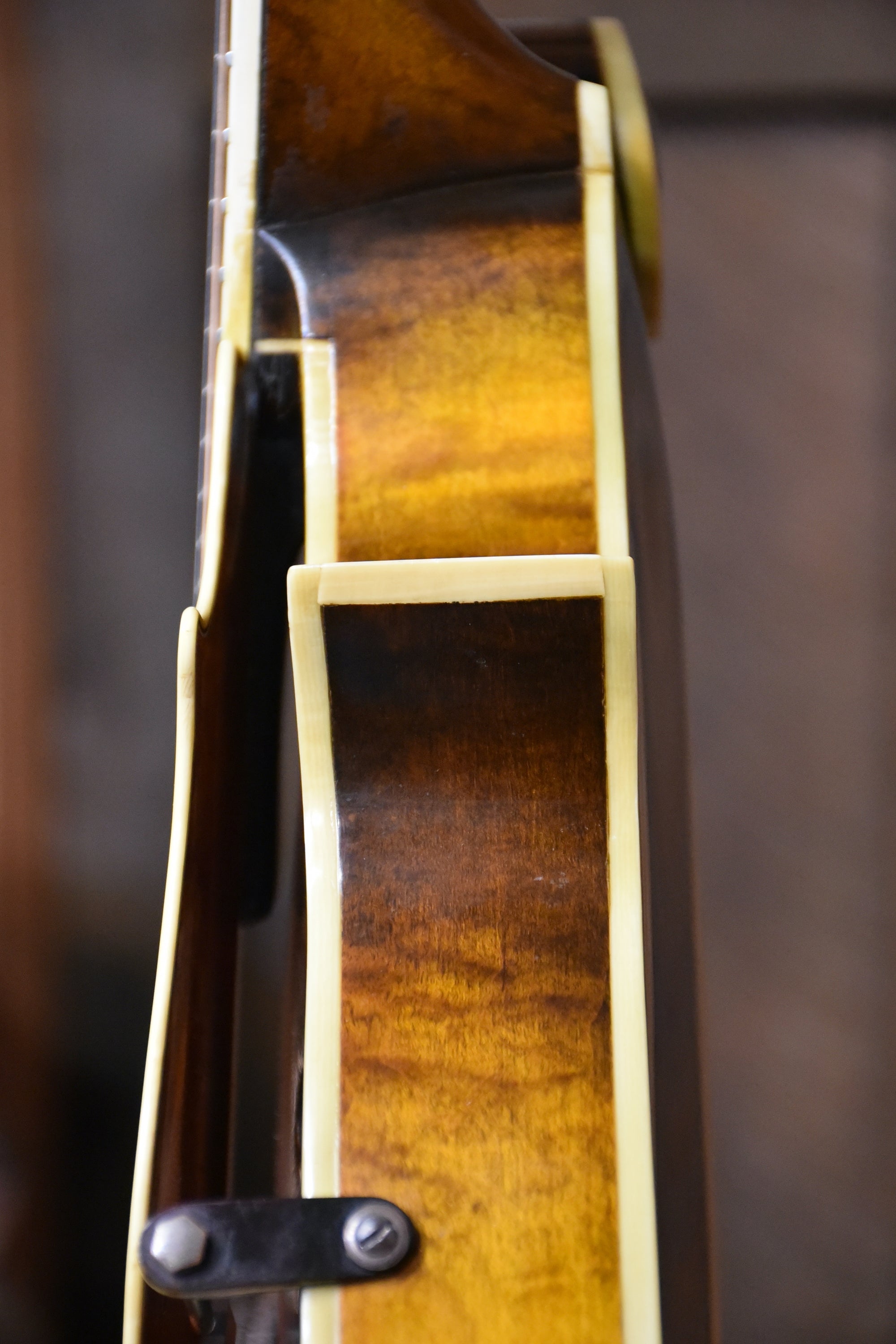 Pre-Owned 1924 Gibson Lloyd Loar Mandolin With Case