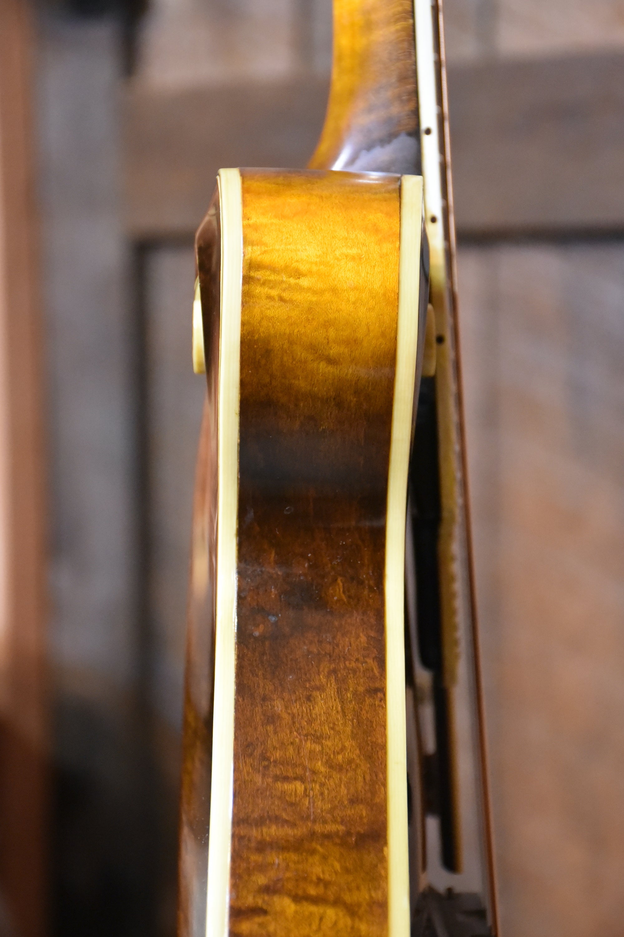 Pre-Owned 1924 Gibson Lloyd Loar Mandolin With Case