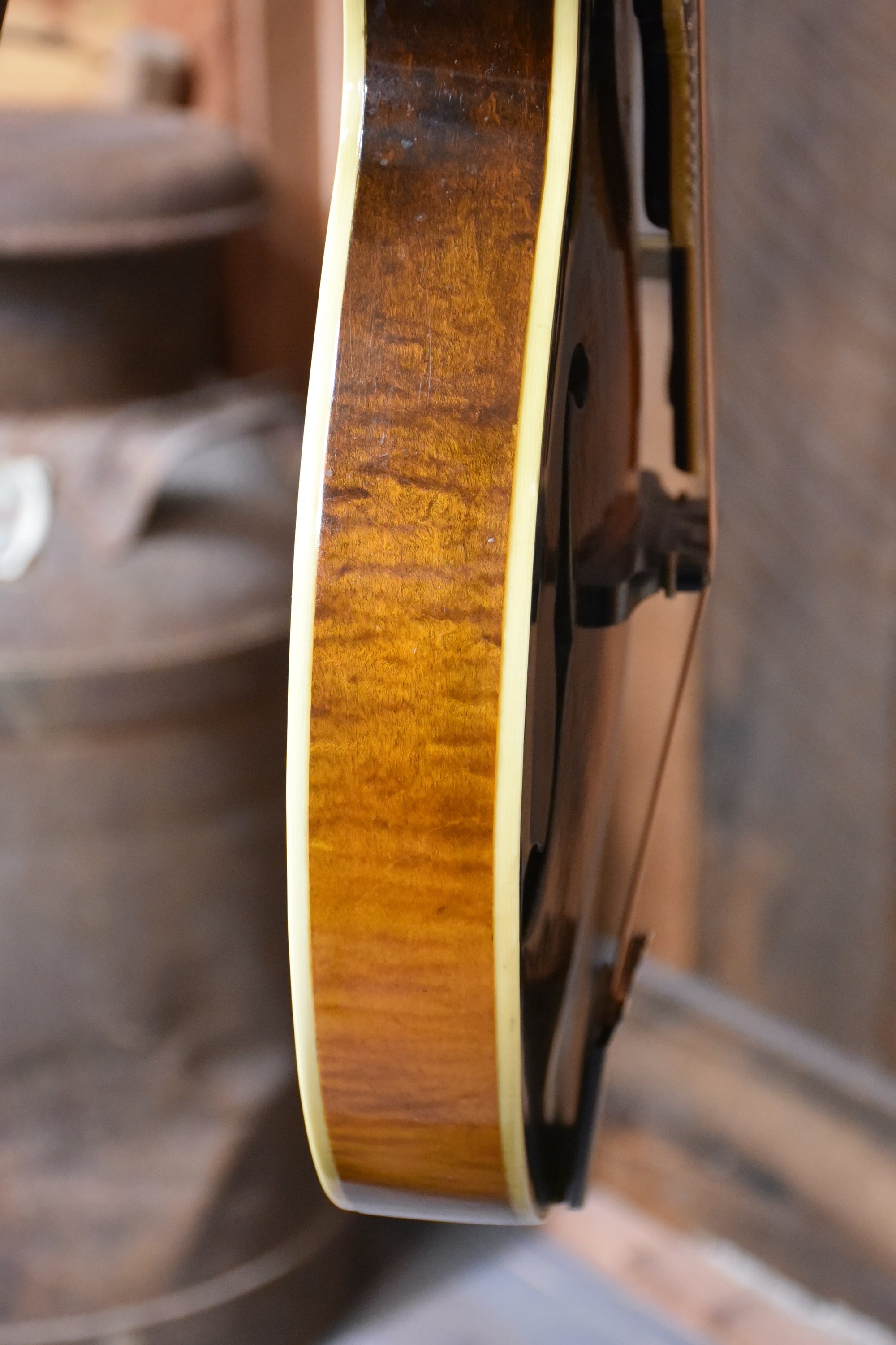 Pre-Owned 1924 Gibson Lloyd Loar Mandolin With Case
