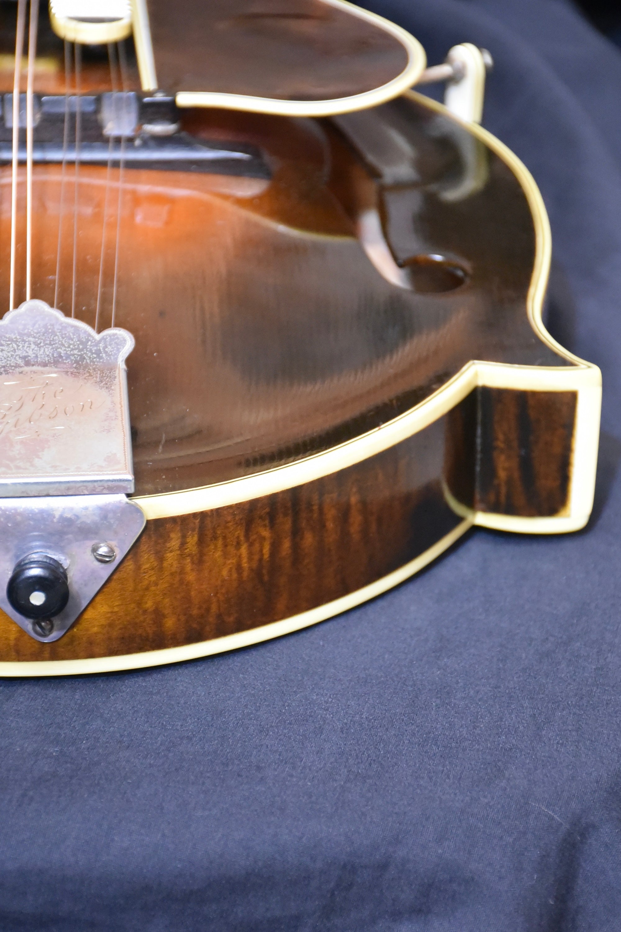 Pre-Owned 1924 Gibson Lloyd Loar Mandolin With Case