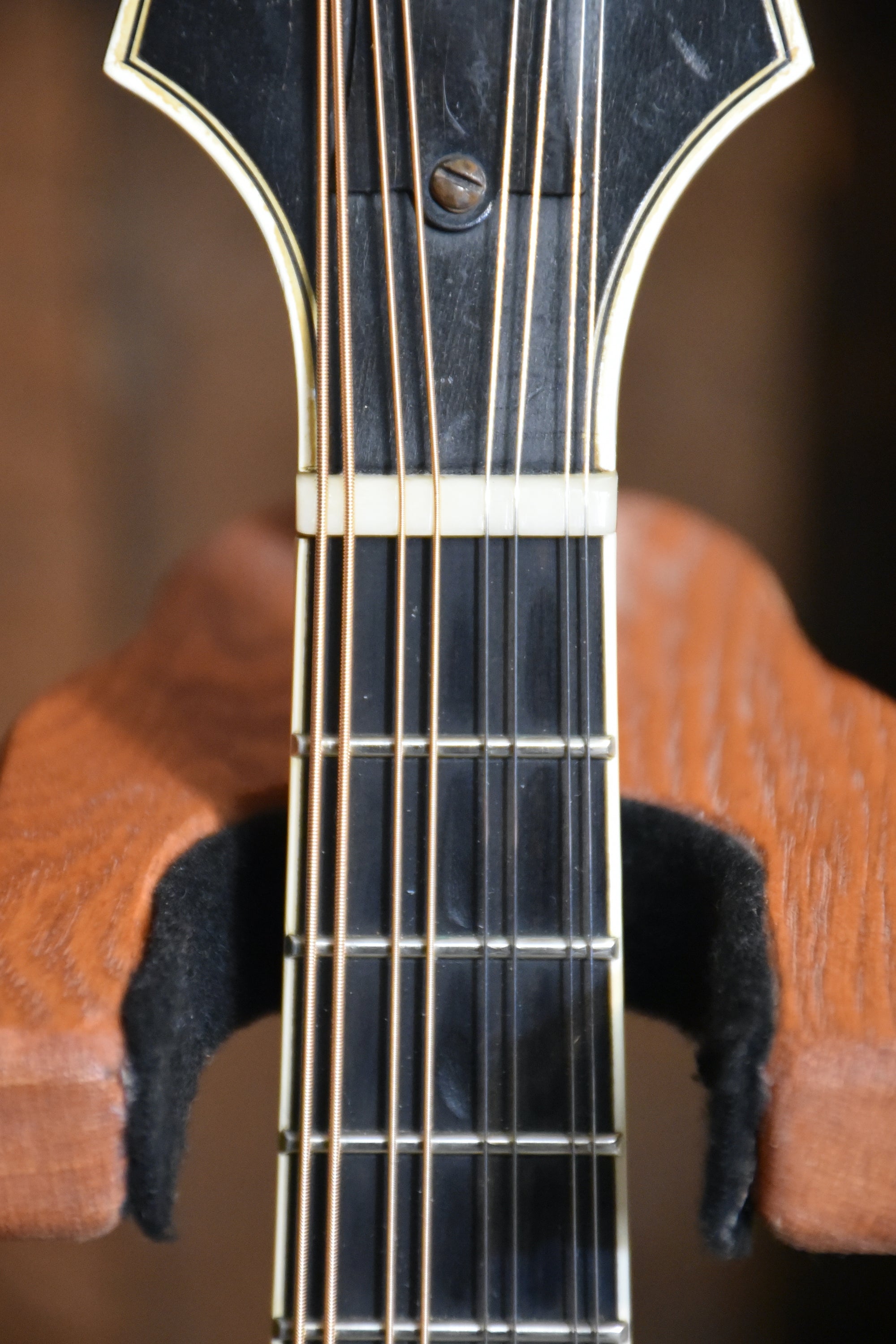 Pre-Owned 1924 Gibson Lloyd Loar Mandolin With Case