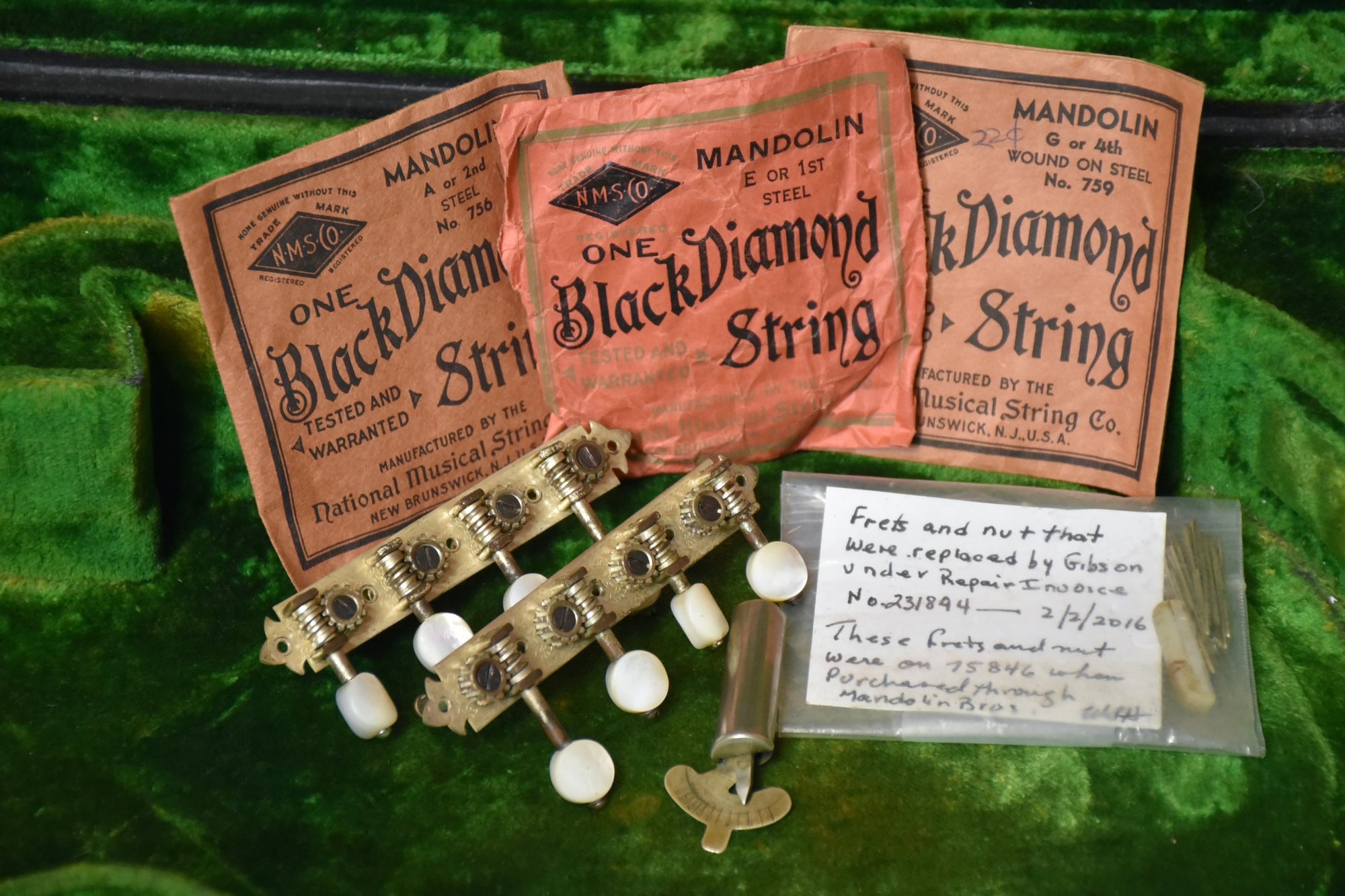 Pre-Owned 1924 Gibson Lloyd Loar Mandolin With Case