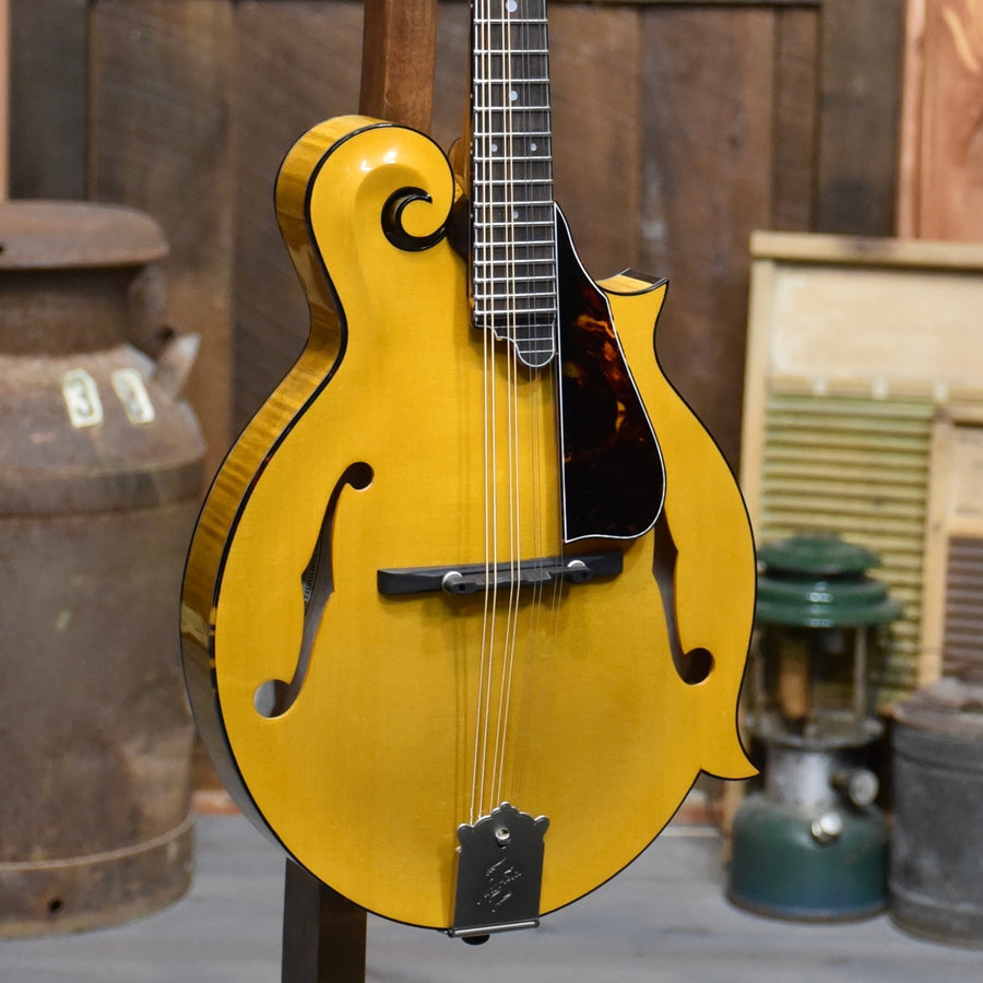 Northfield Big Mon Wide-Nut Honey F-Style Mandolin With One Piece Back and Case