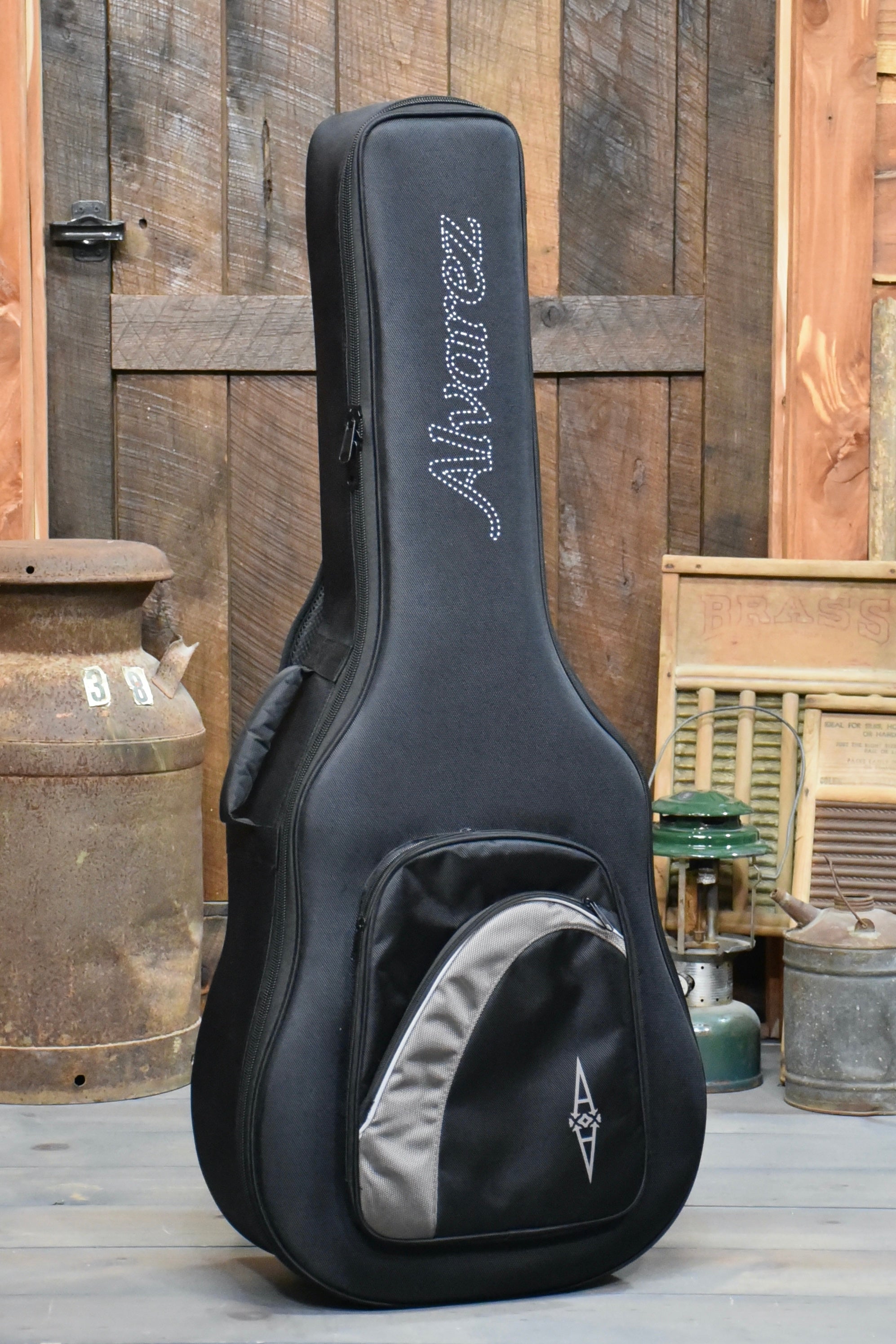 Pre-Owned Alvarez MPA66SHB Guitar With Case