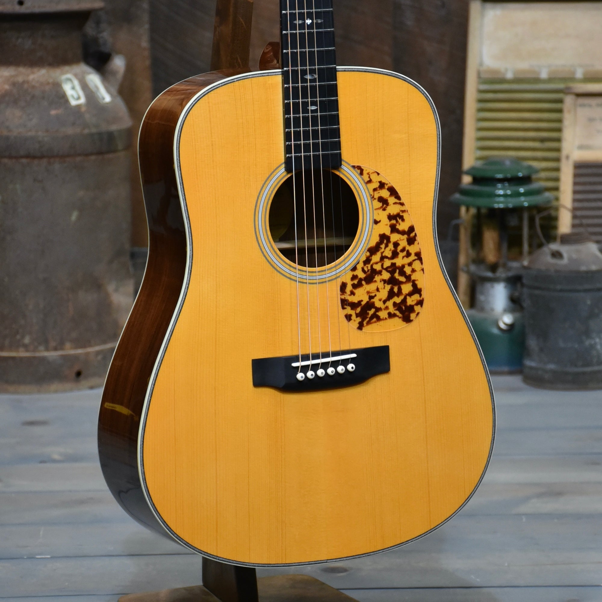 Blueridge BR-260 Pre War Series Dreadnought Guitar With Case