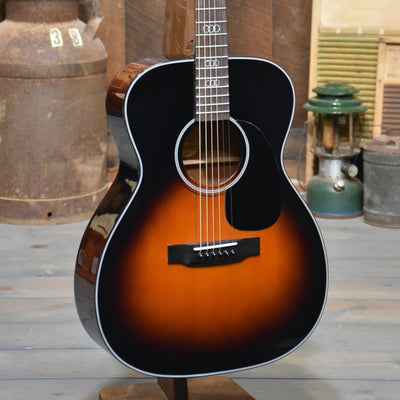 Blueridge BR-343 Gospel Model 000 Guitar With Case