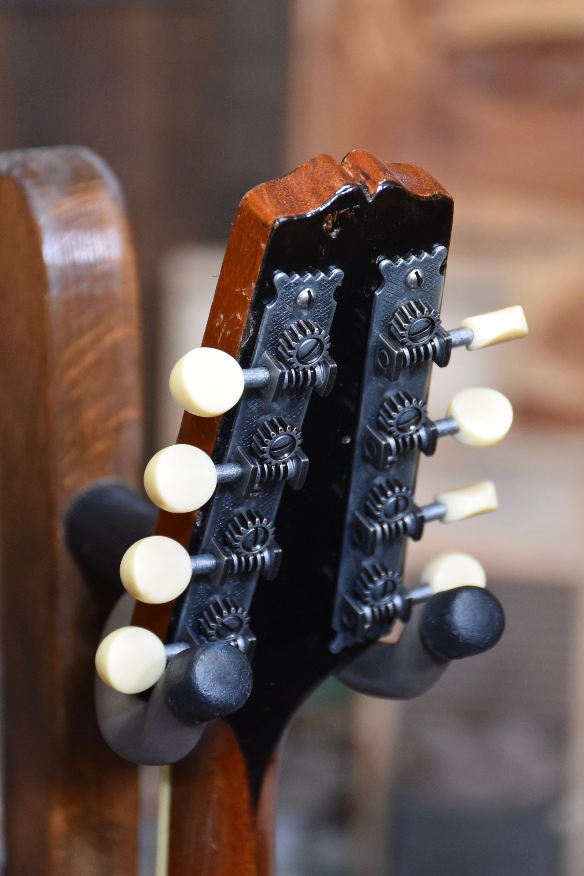 Pre-Owned Gibson 1923 A4 "Snakehead" Mandolin with Hoffee Case