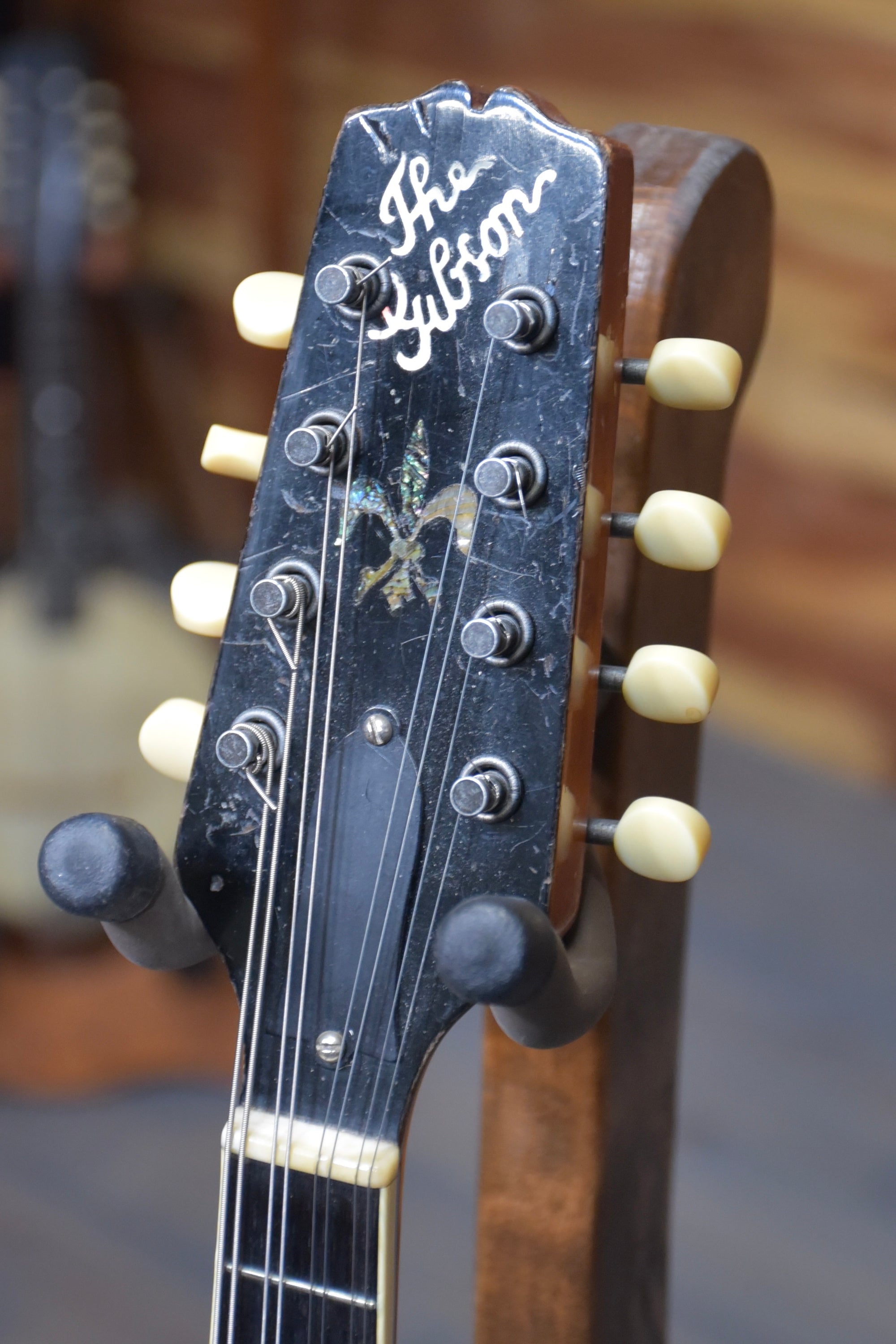 Pre-Owned Gibson 1923 A4 "Snakehead" Mandolin with Hoffee Case