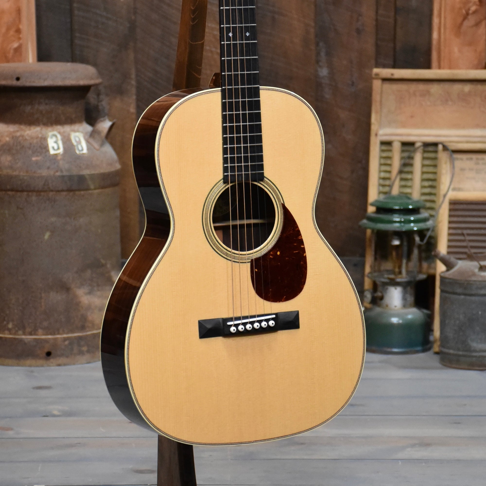 Collings 002H-T Traditional Package 12-Fret Acoustic Guitar With Case