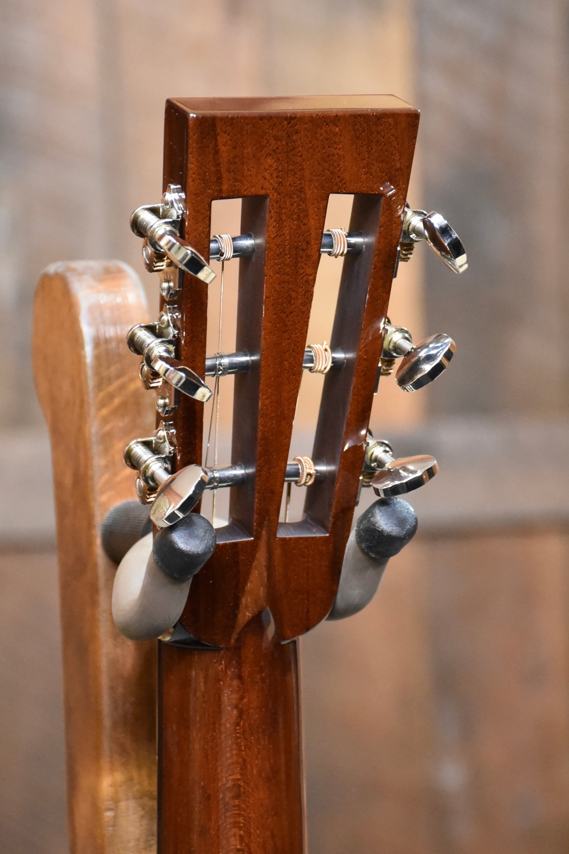 Collings 002H-T Traditional Package 12-Fret Acoustic Guitar With Case