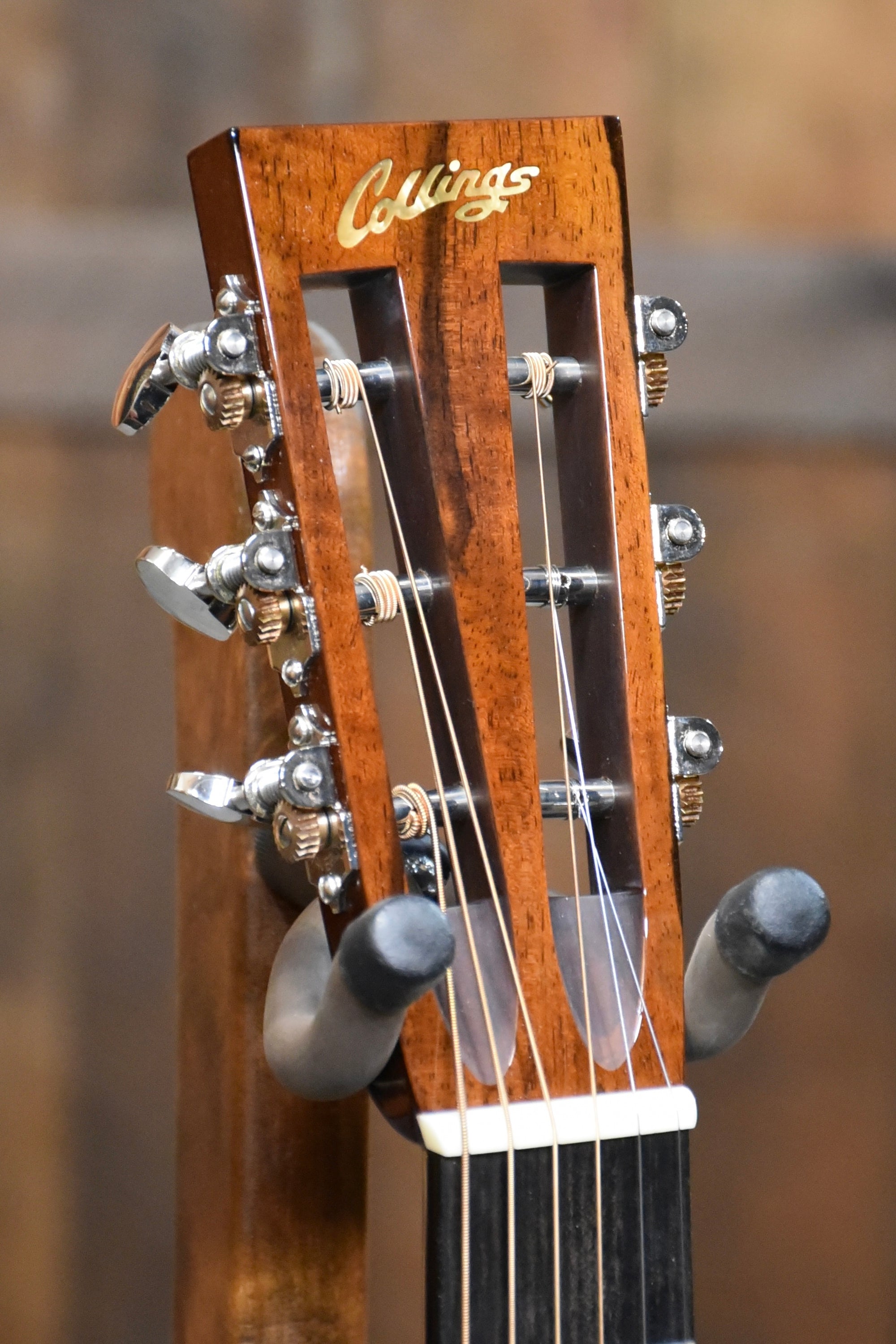 Collings 002H-T Traditional Package 12-Fret Acoustic Guitar With Case