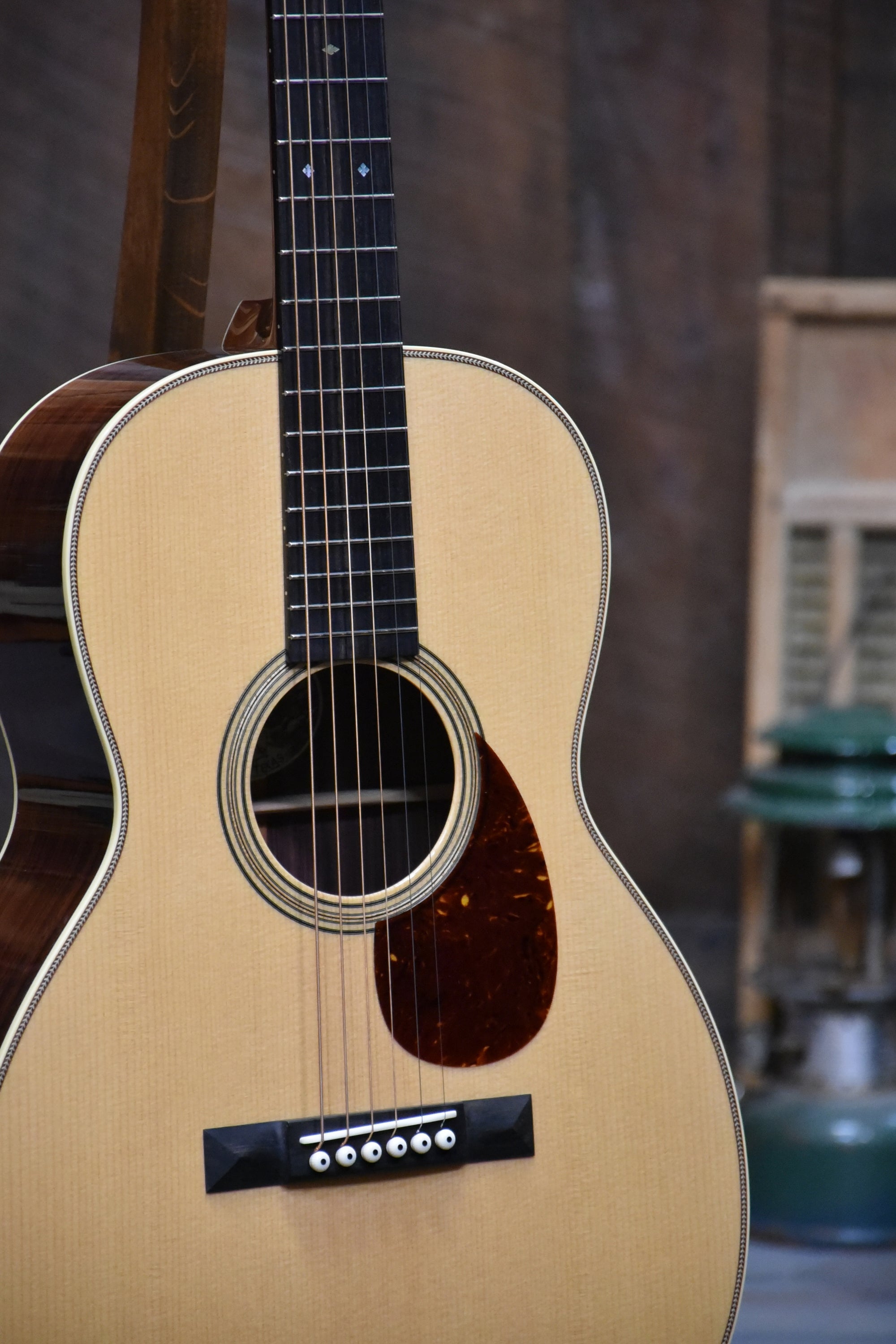 Collings 002H-T Traditional Package 12-Fret Acoustic Guitar With Case