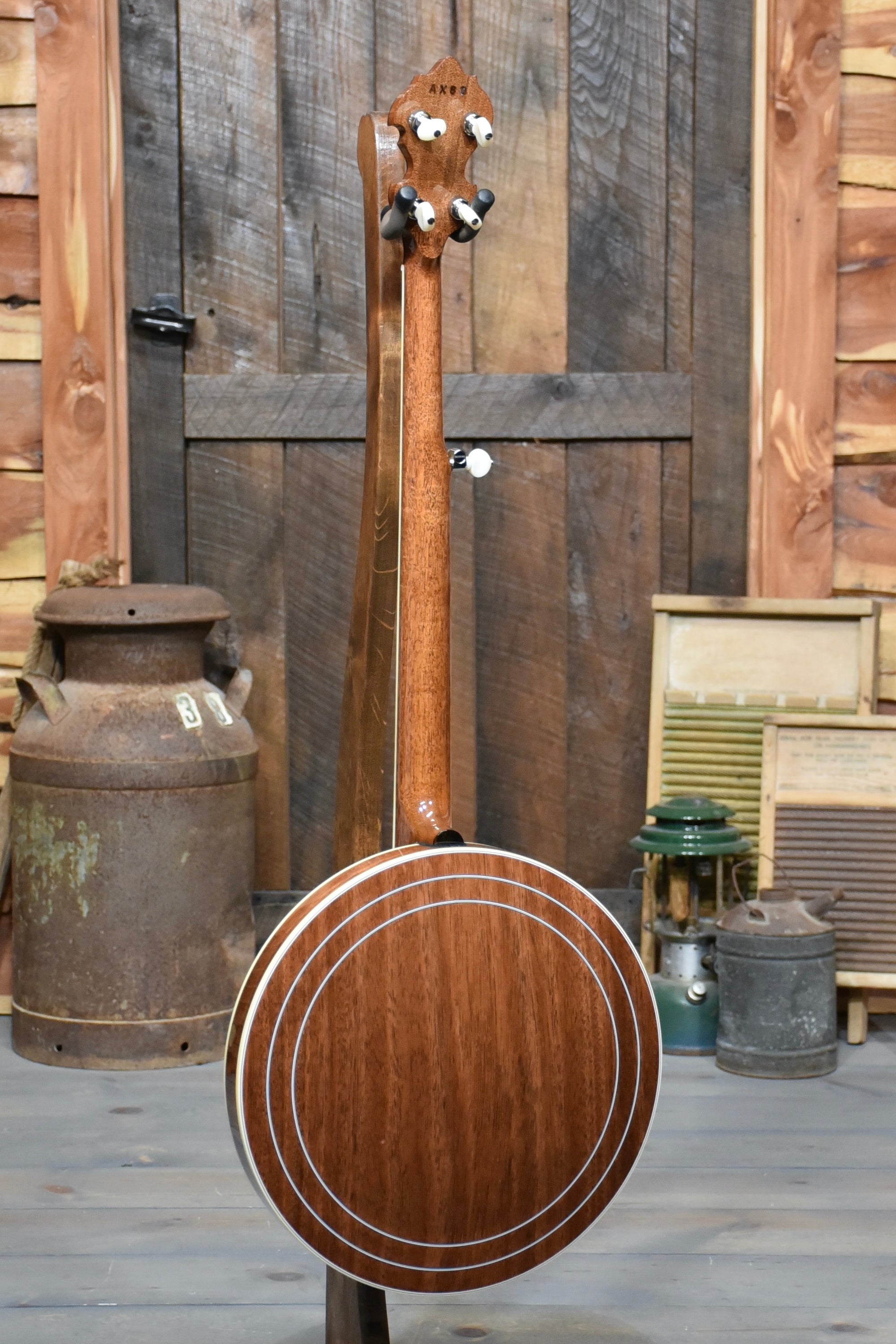 Deering Golden Wreath 5 String Banjo with Case