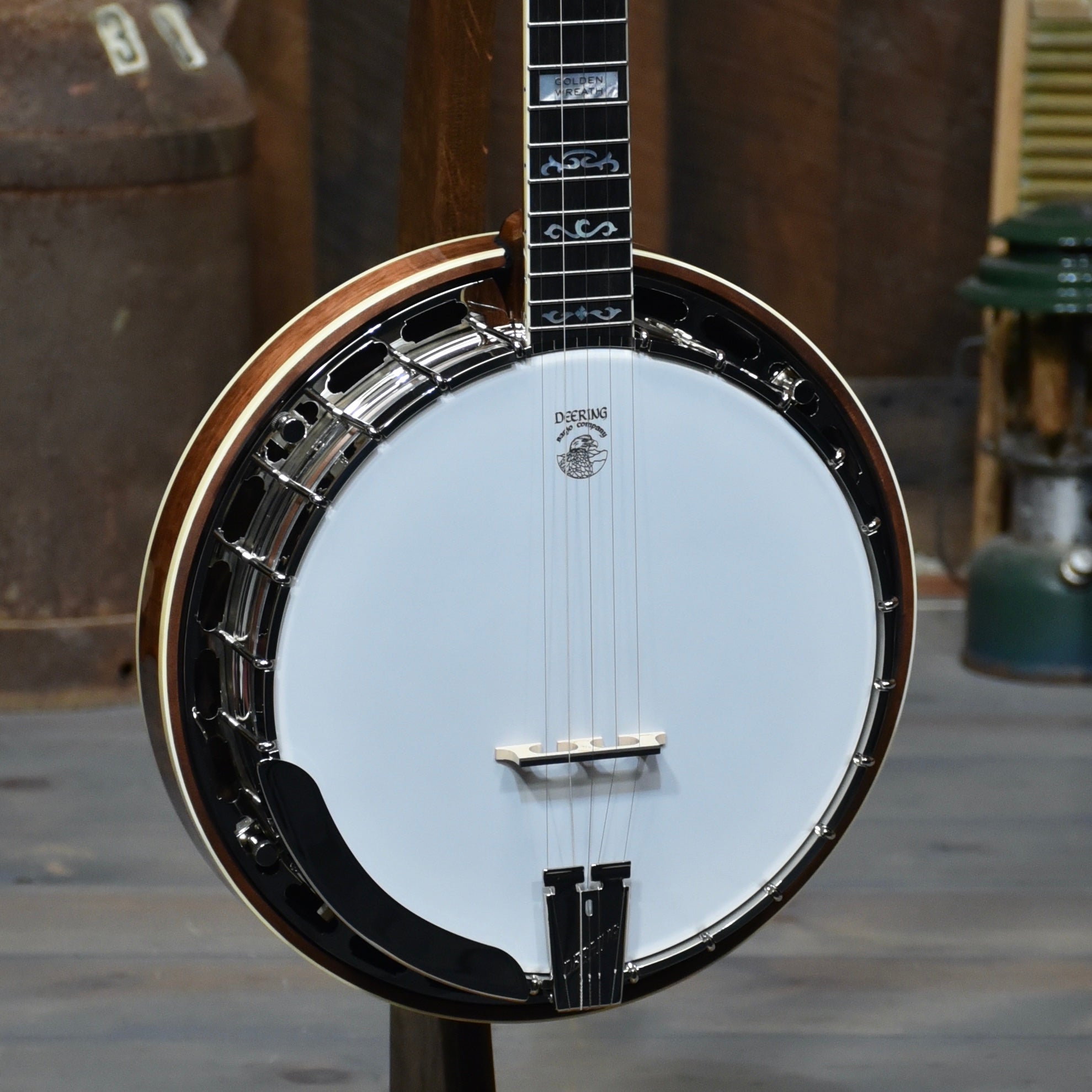 Deering Golden Wreath 5 String Banjo with Case