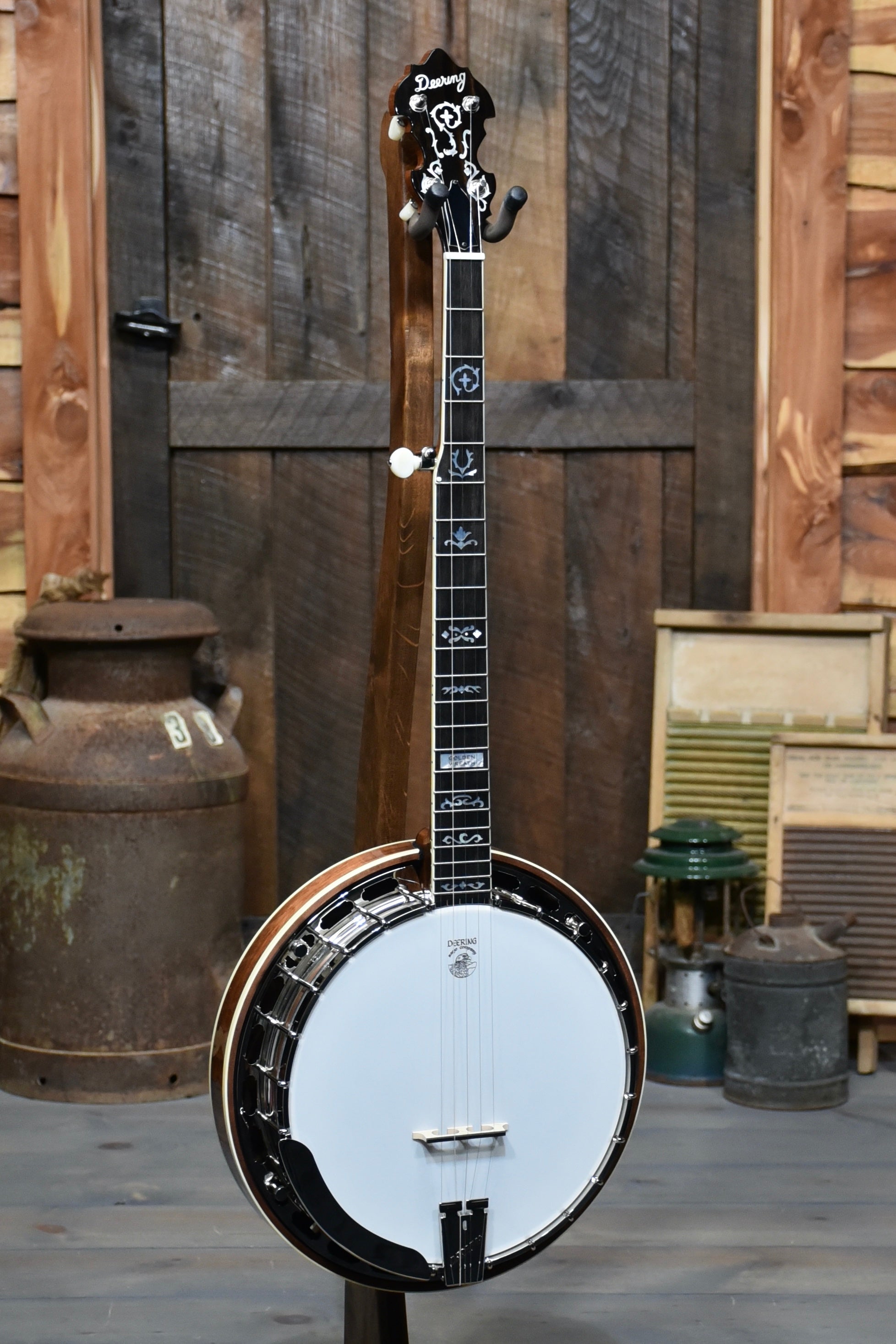 Deering Golden Wreath 5 String Banjo with Case