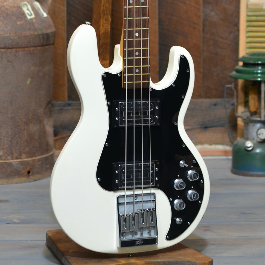 Pre-Owned Peavey T-40 Electric Bass With Case