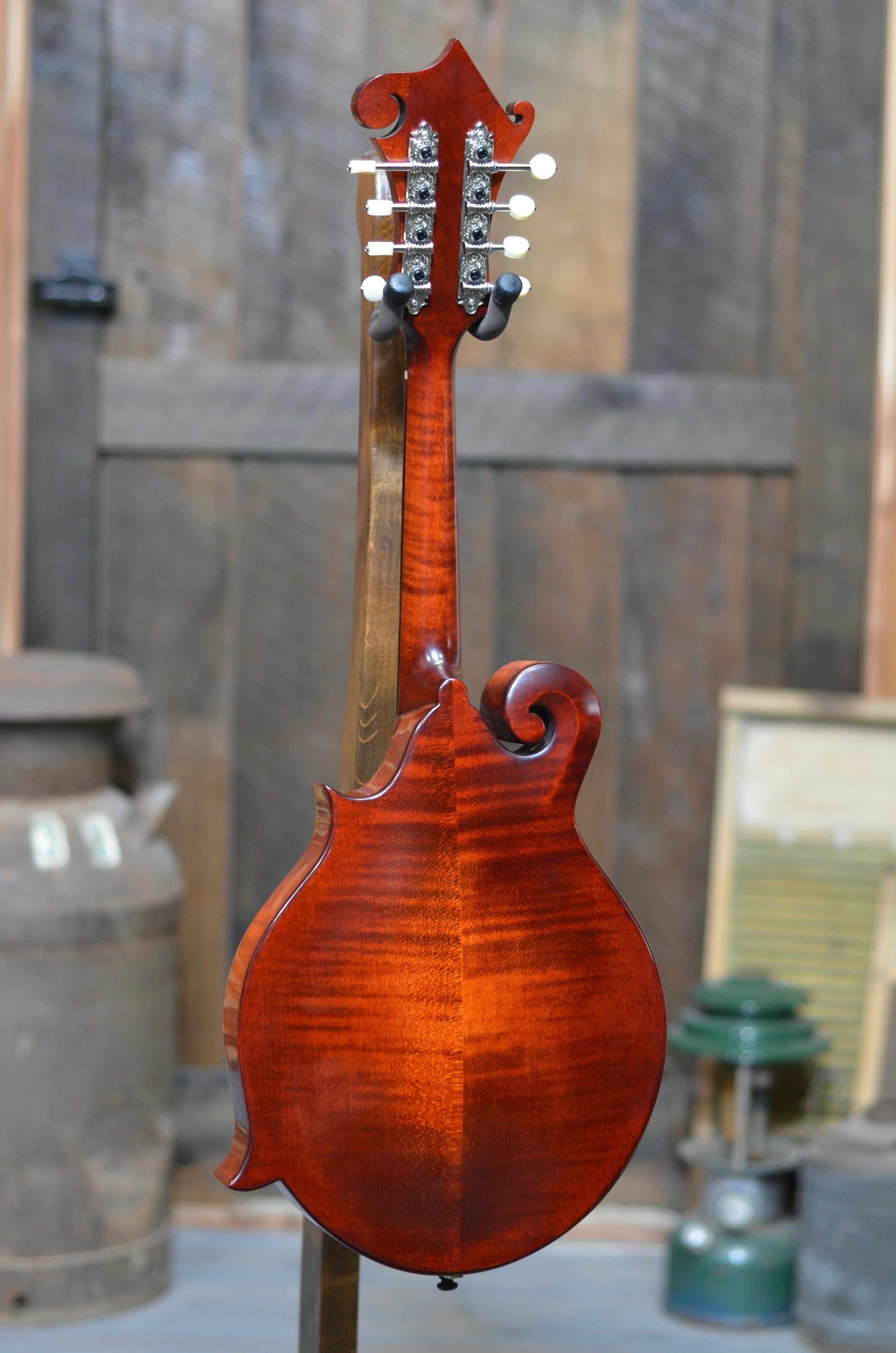 Eastman MD515 CC/TV F-Style Mandolin With Case