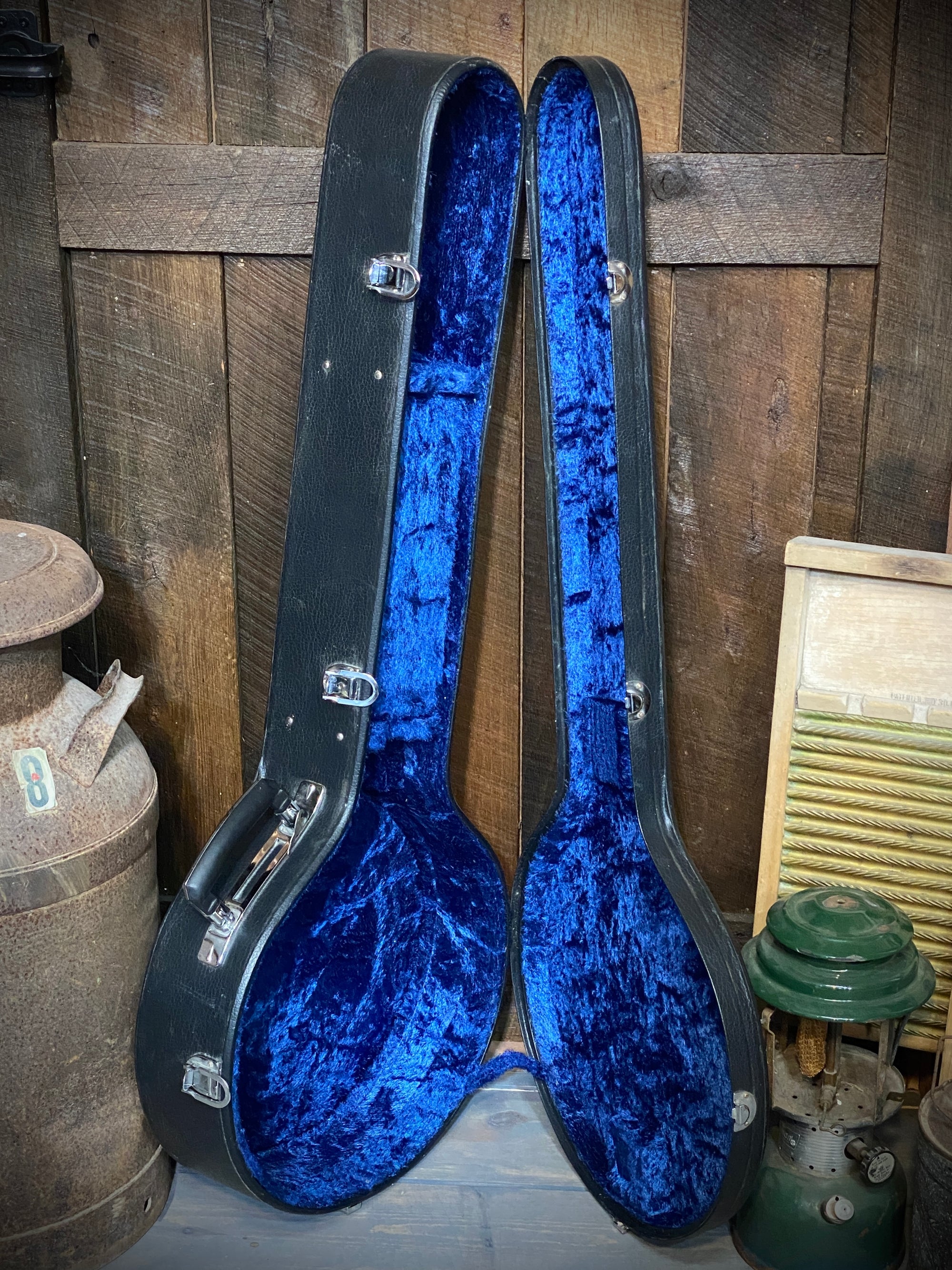 Pre-Owned Vega Banjo with Case