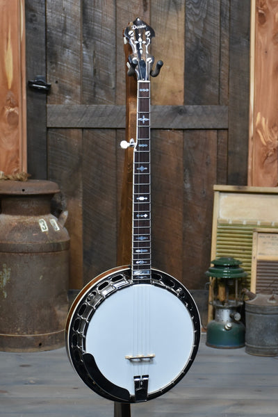Davis Vintage Tone Style 3 5-String Banjo With Case