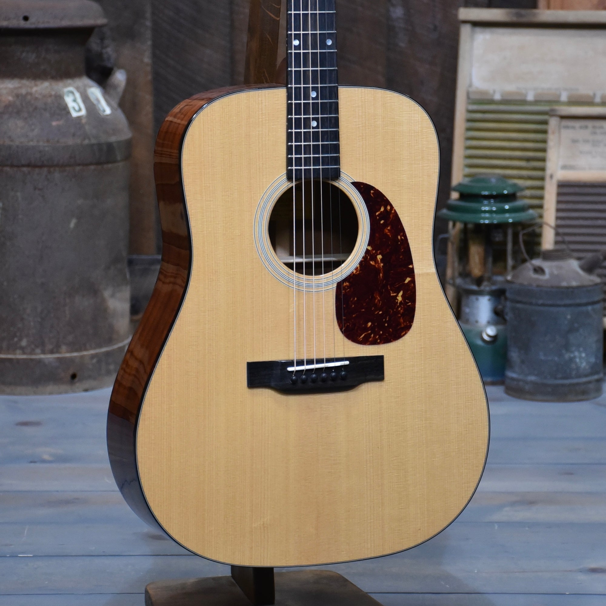 E1D-Deluxe Eastman Acoustic Guitar With Pickup and With Case