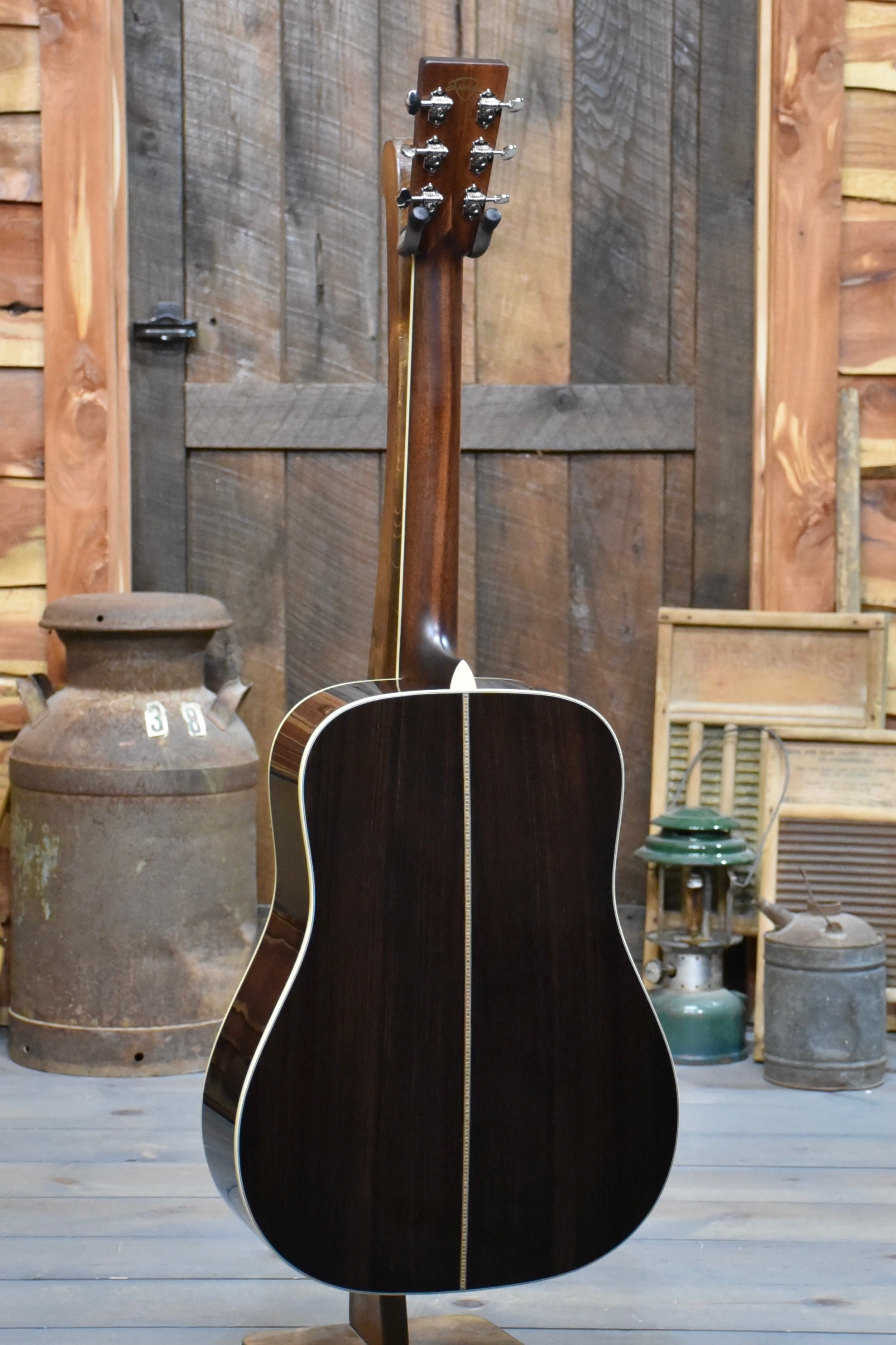 Eastman E20D-TC-LSH Large Sound Hole Dreadnought Acoustic Guitar With Case