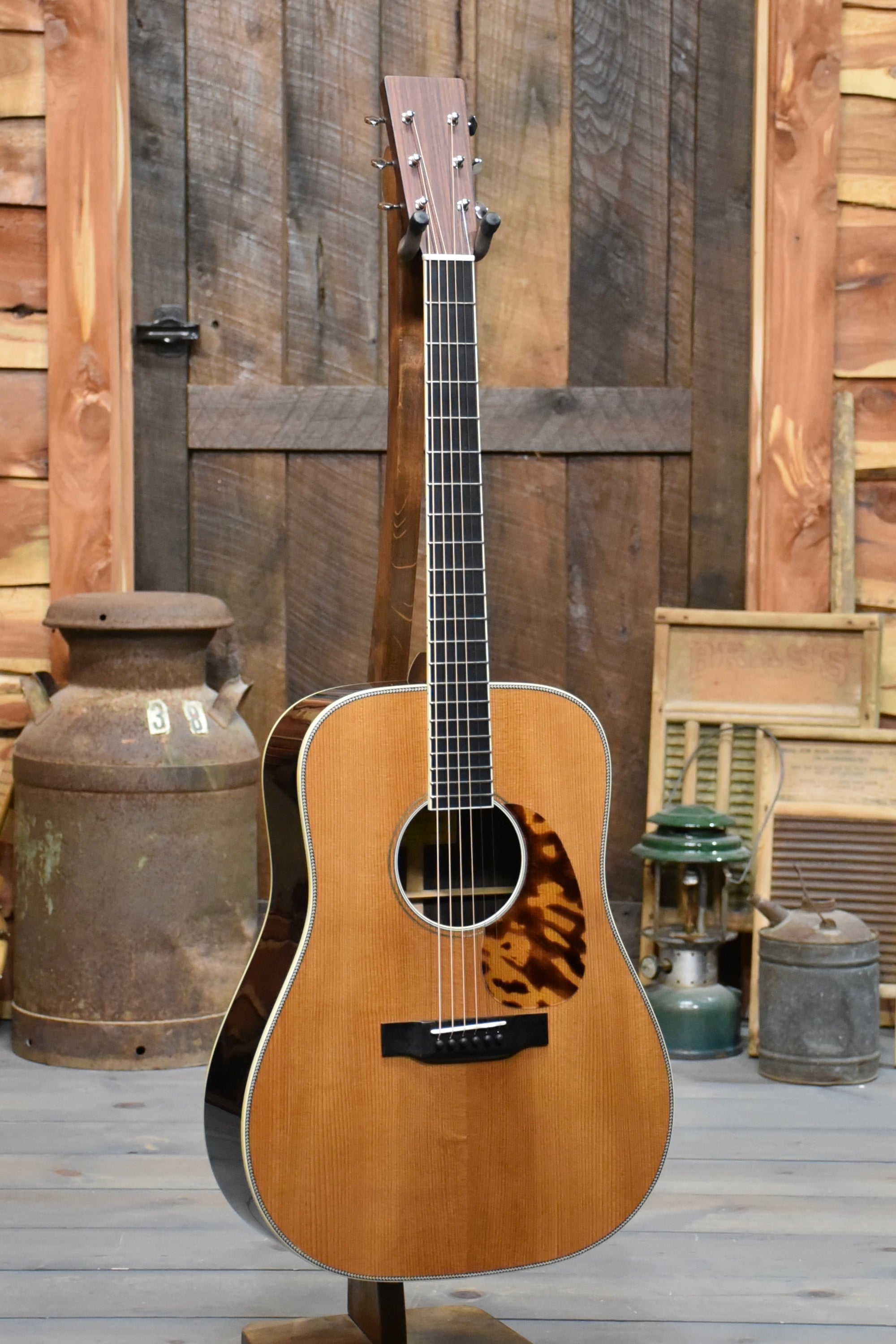 Eastman E20D-TC-LSH Large Sound Hole Dreadnought Acoustic Guitar With Case