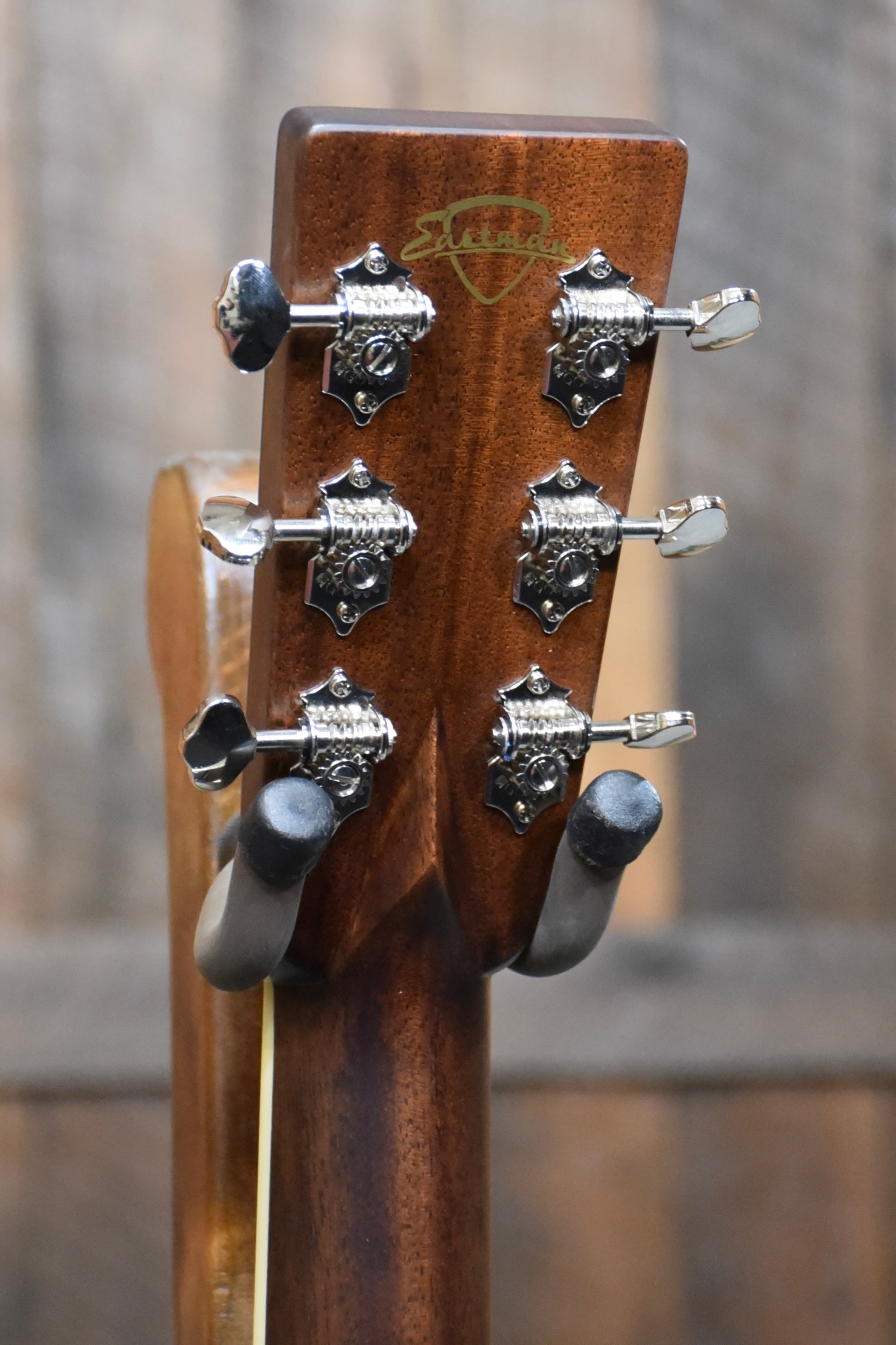 Eastman E20D-TC-LSH Large Sound Hole Dreadnought Acoustic Guitar With Case