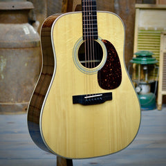 Eastman E8D-TC Dreadnought Acoustic Guitar With Case - Banjo Ben's