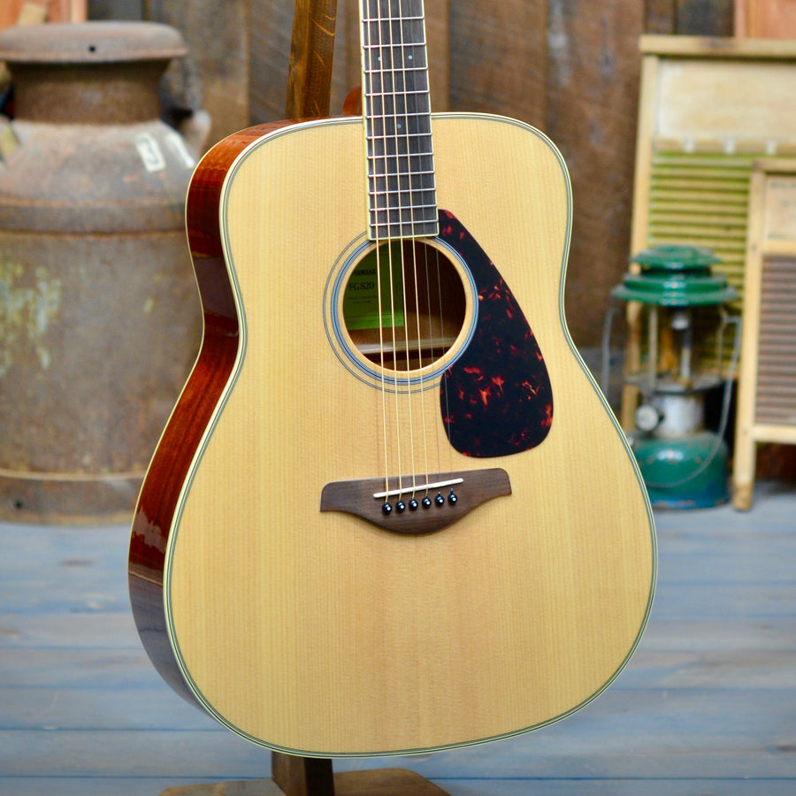 Yamaha FG820 Dreadnought Acoustic Guitar - Natural