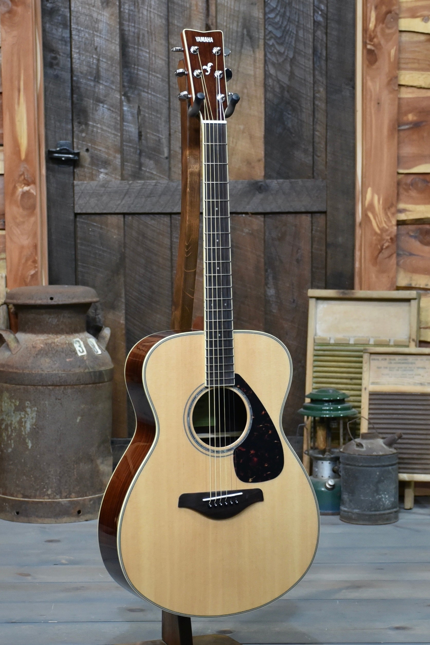 Yamaha FS830 Small Body Acoustic Guitar - Natural