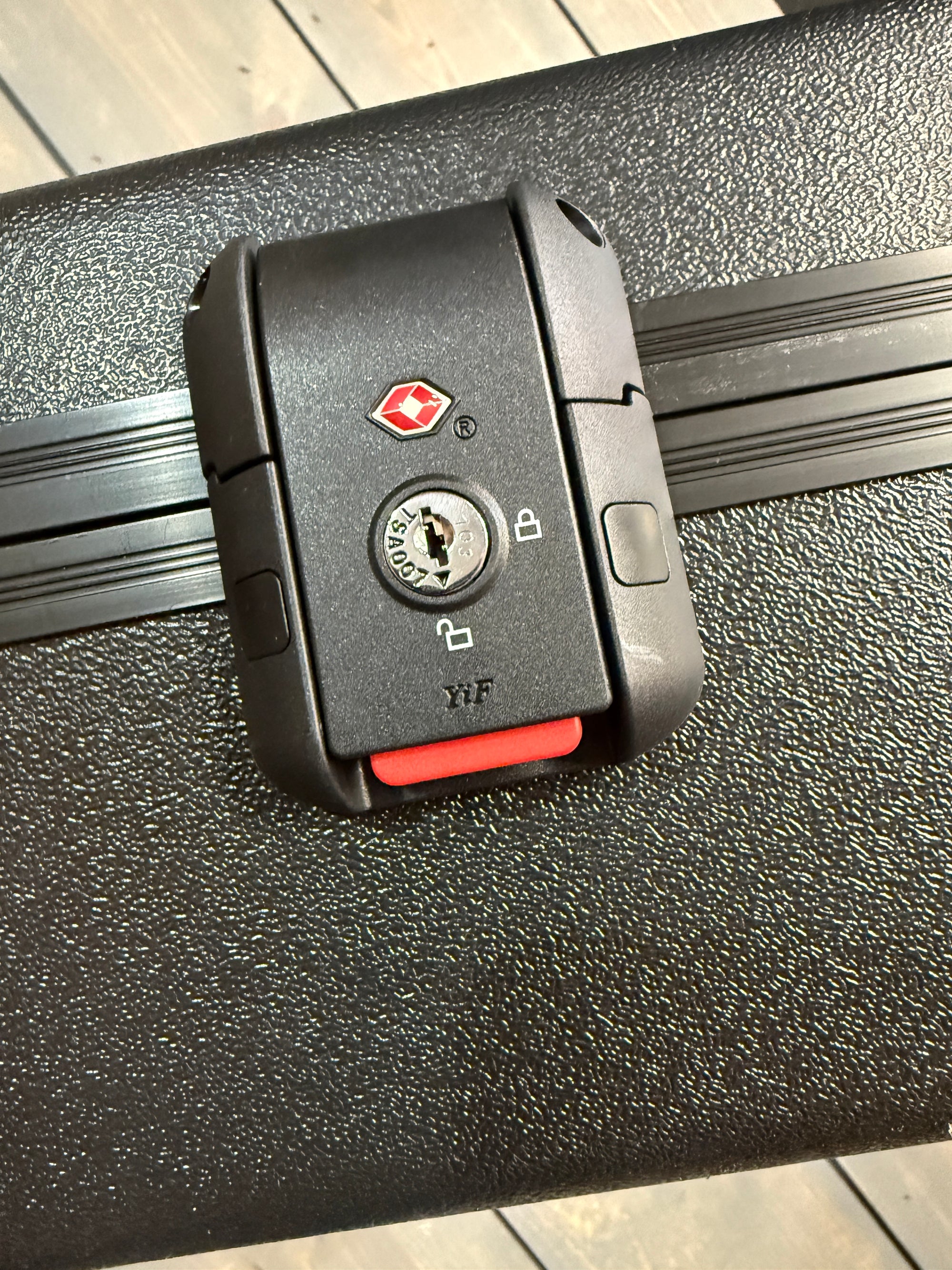 Gator ATA Molded Guitar Case With TSA latches for Acoustic Guitars