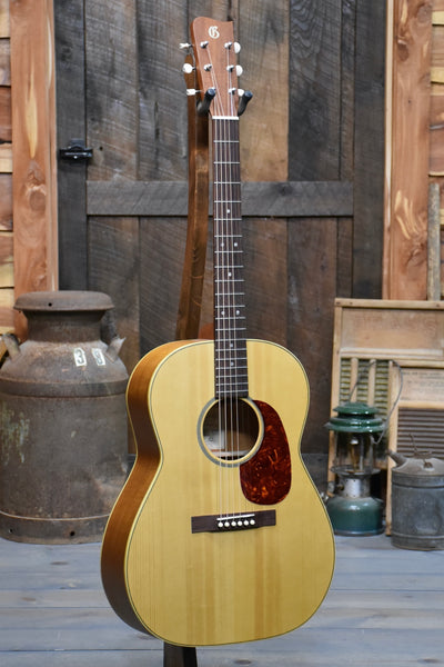 Gallagher Shelby Folk Dreadnought Guitar With Case