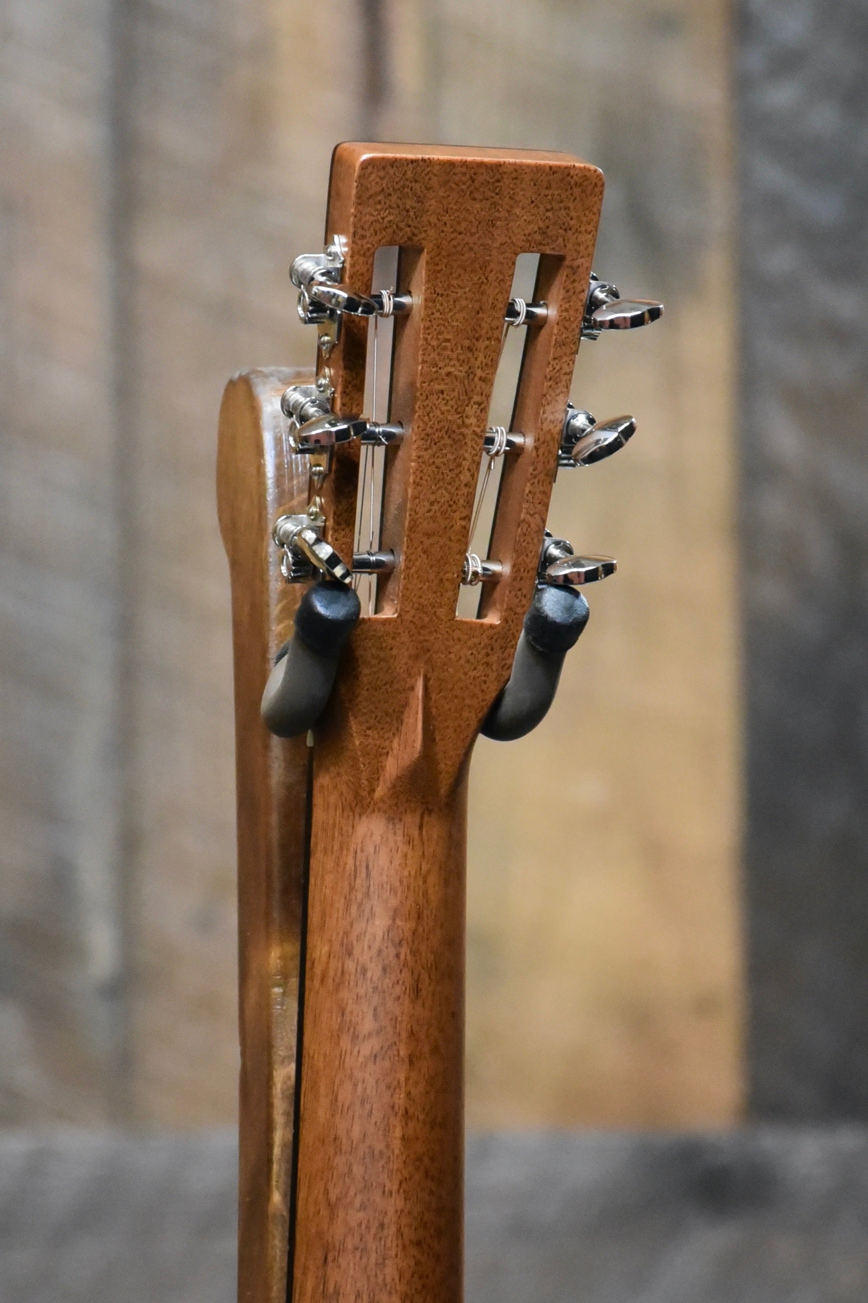 Gallagher Guitar Co. Bluegrass Bell Grand Concert Guitar With Case