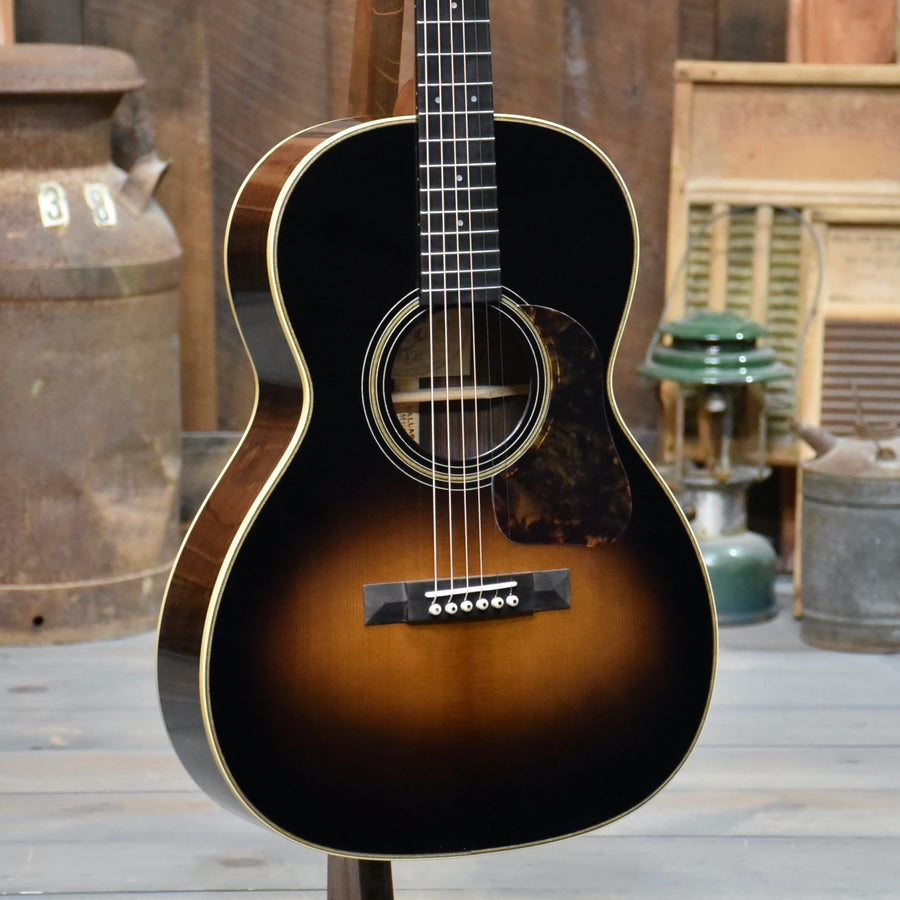 Gallagher Guitar Co. Bluegrass Bell Grand Concert Guitar With Case