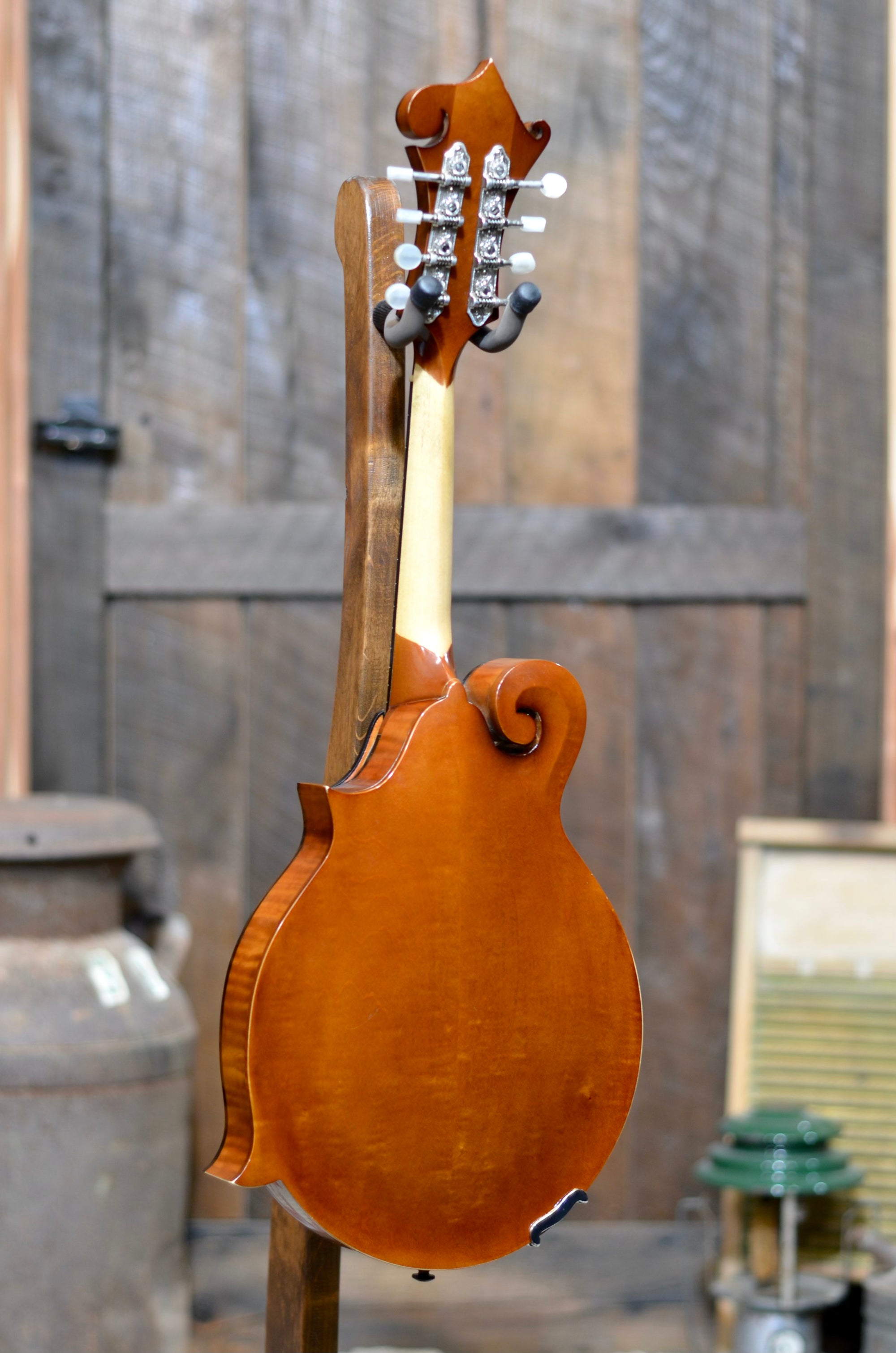 Pre-Owned Gibson Master Model F9 F-Style Mandolin With Case