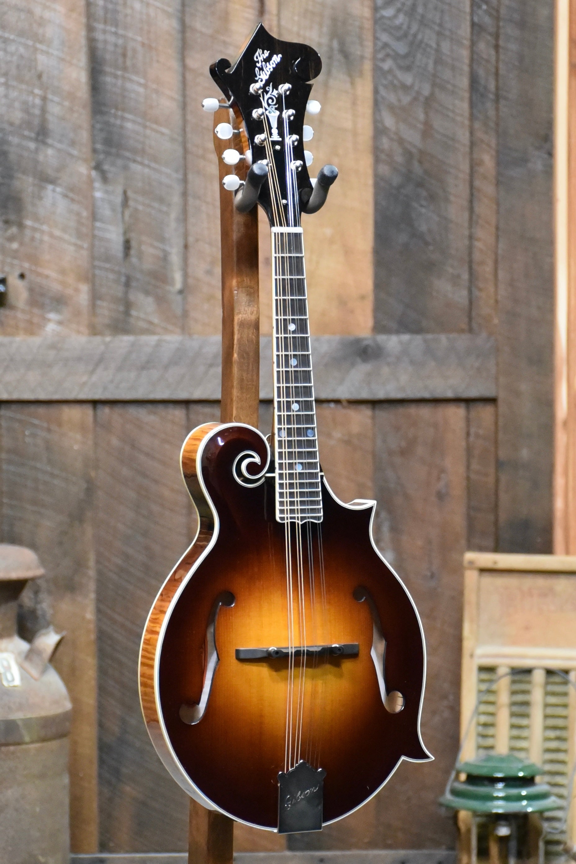 Pre-Owned Gibson F5G Custom Red Spruce Mandolin with Case