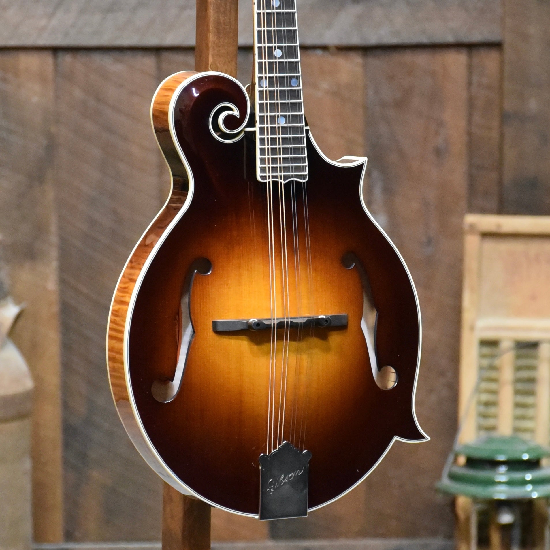 Pre-Owned Gibson F5G Custom Red Spruce Mandolin with Case