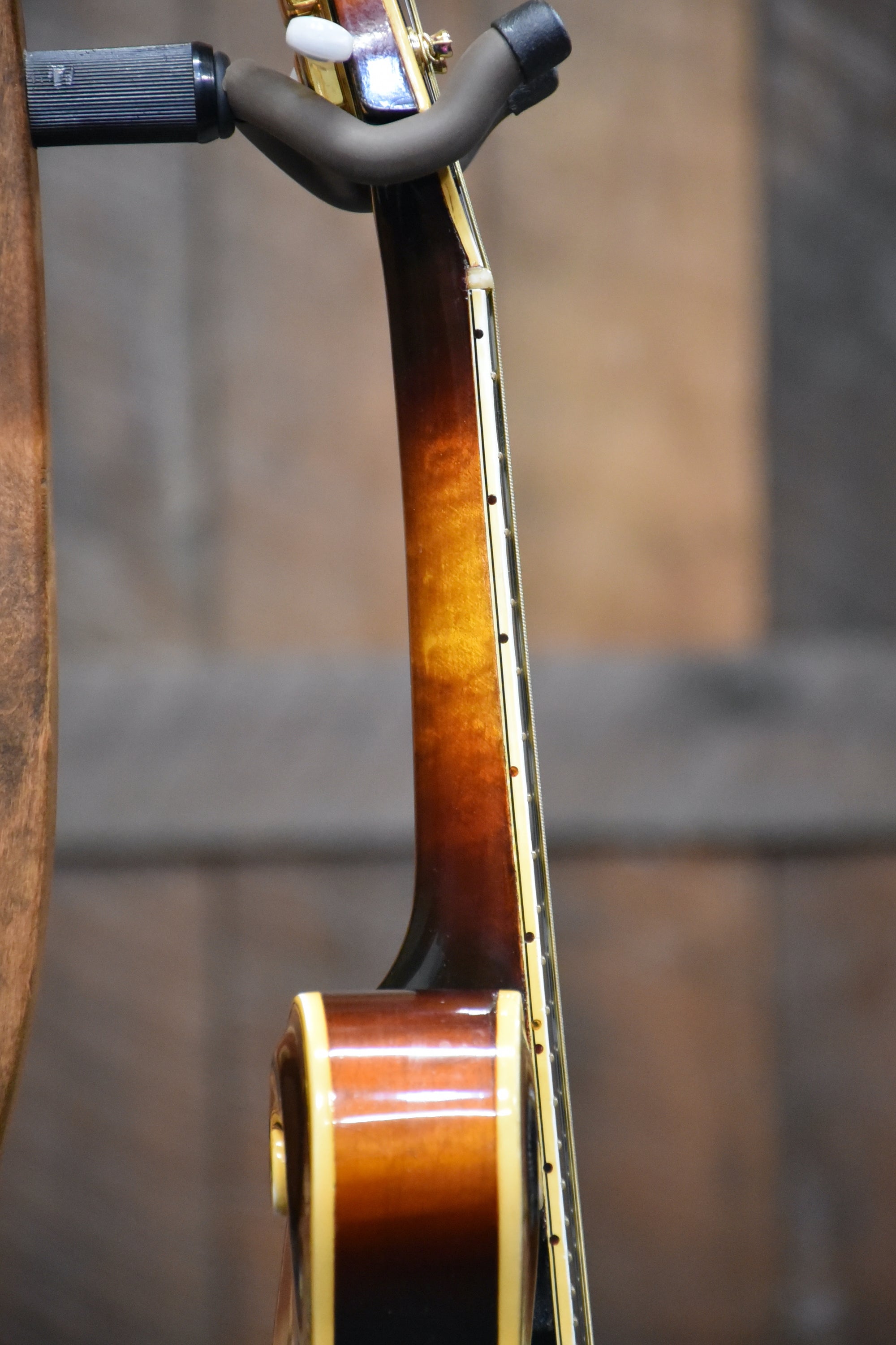 Pre-Owned 1941 F-5 Gibson F-Style Mandolin with Case