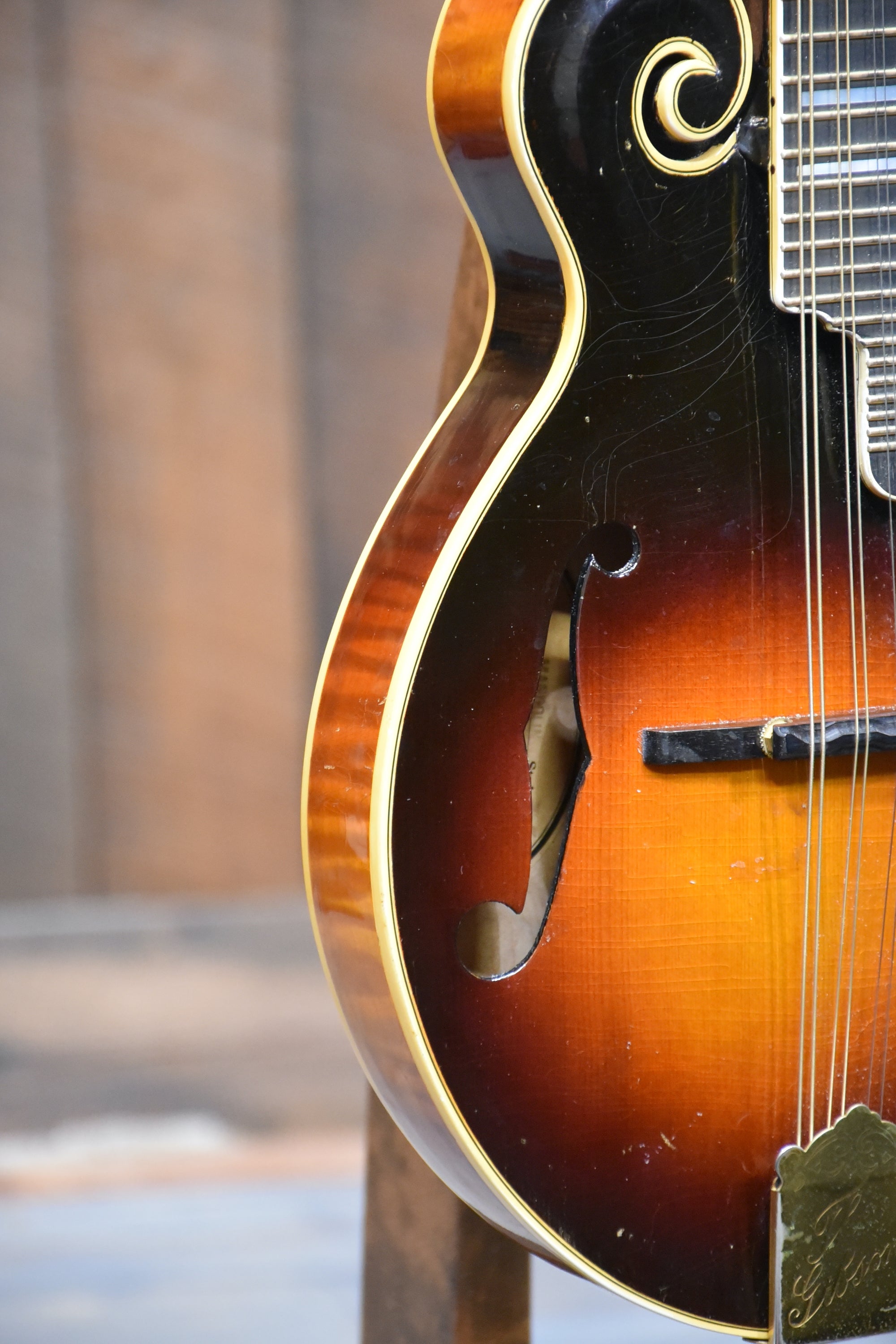 Pre-Owned 1941 F-5 Gibson F-Style Mandolin with Case
