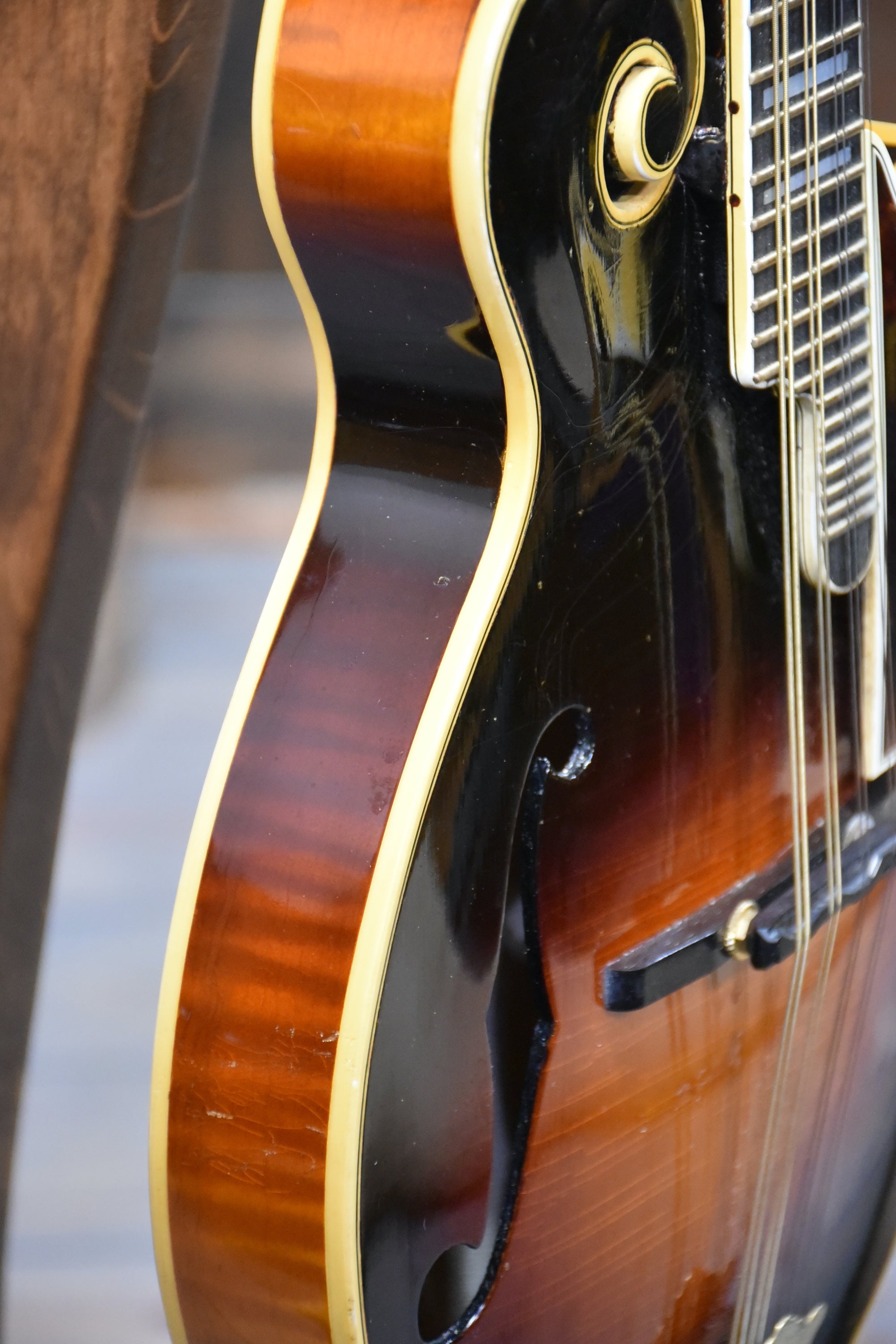 Pre-Owned 1941 F-5 Gibson F-Style Mandolin with Case