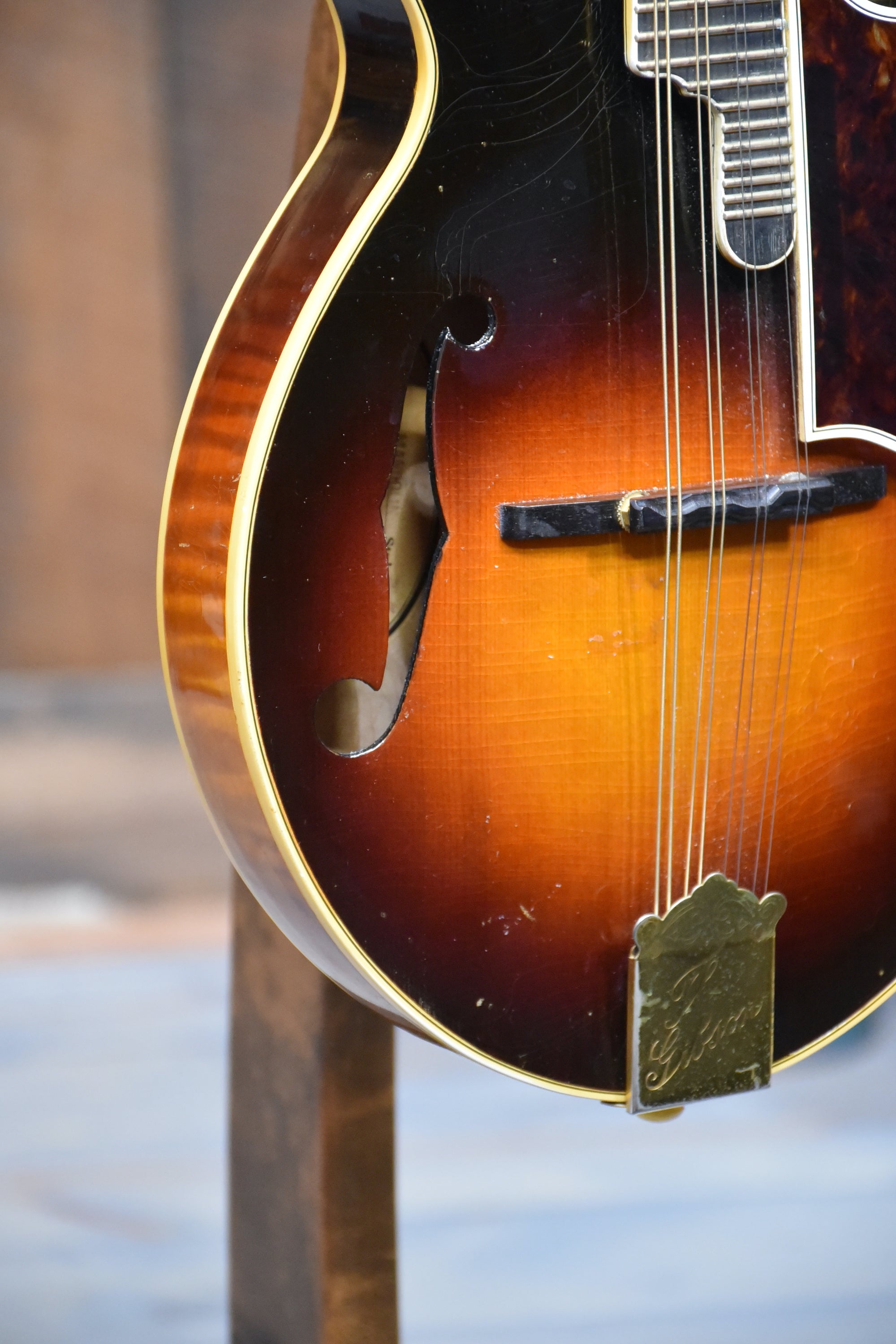 Pre-Owned 1941 F-5 Gibson F-Style Mandolin with Case