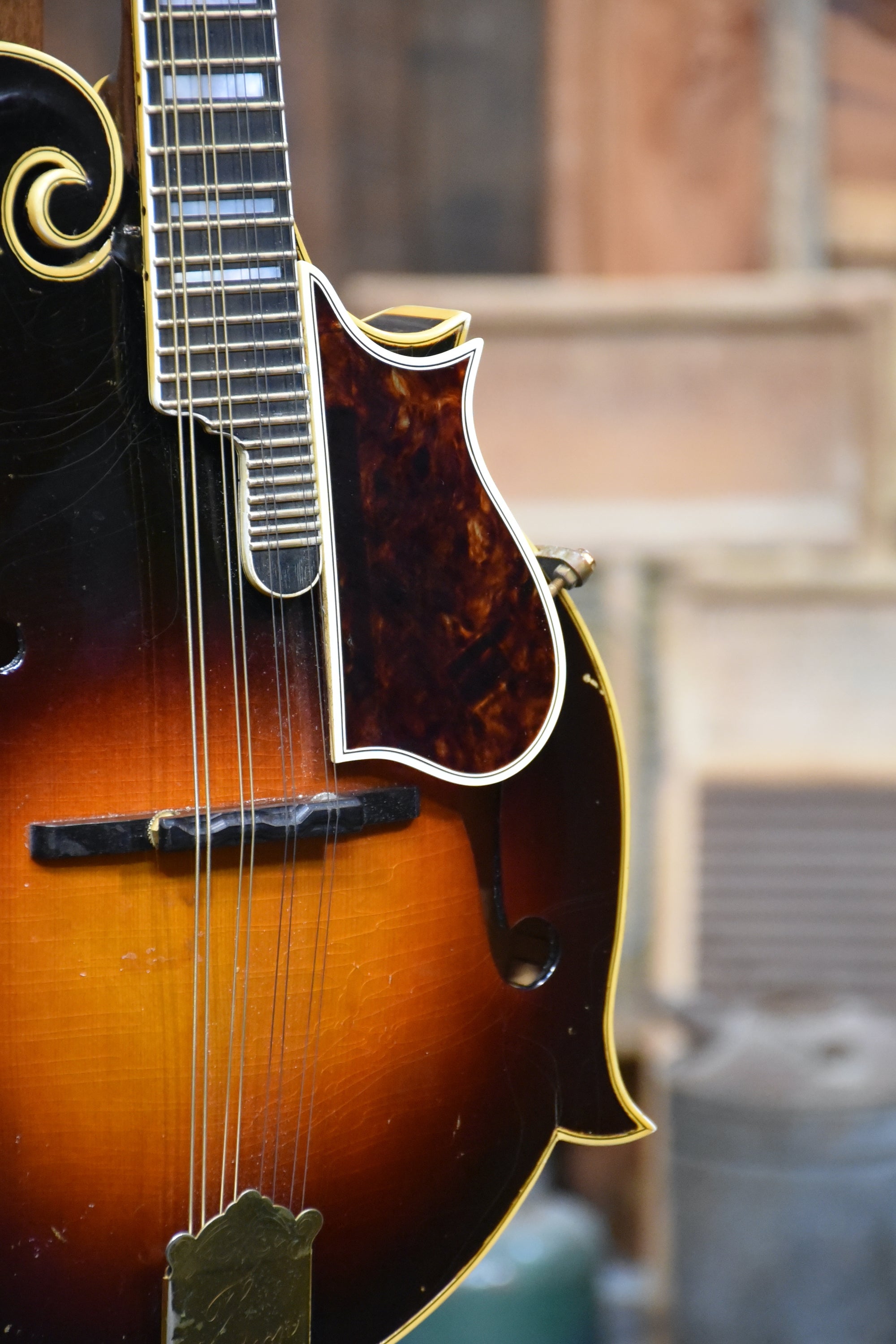 Pre-Owned 1941 F-5 Gibson F-Style Mandolin with Case