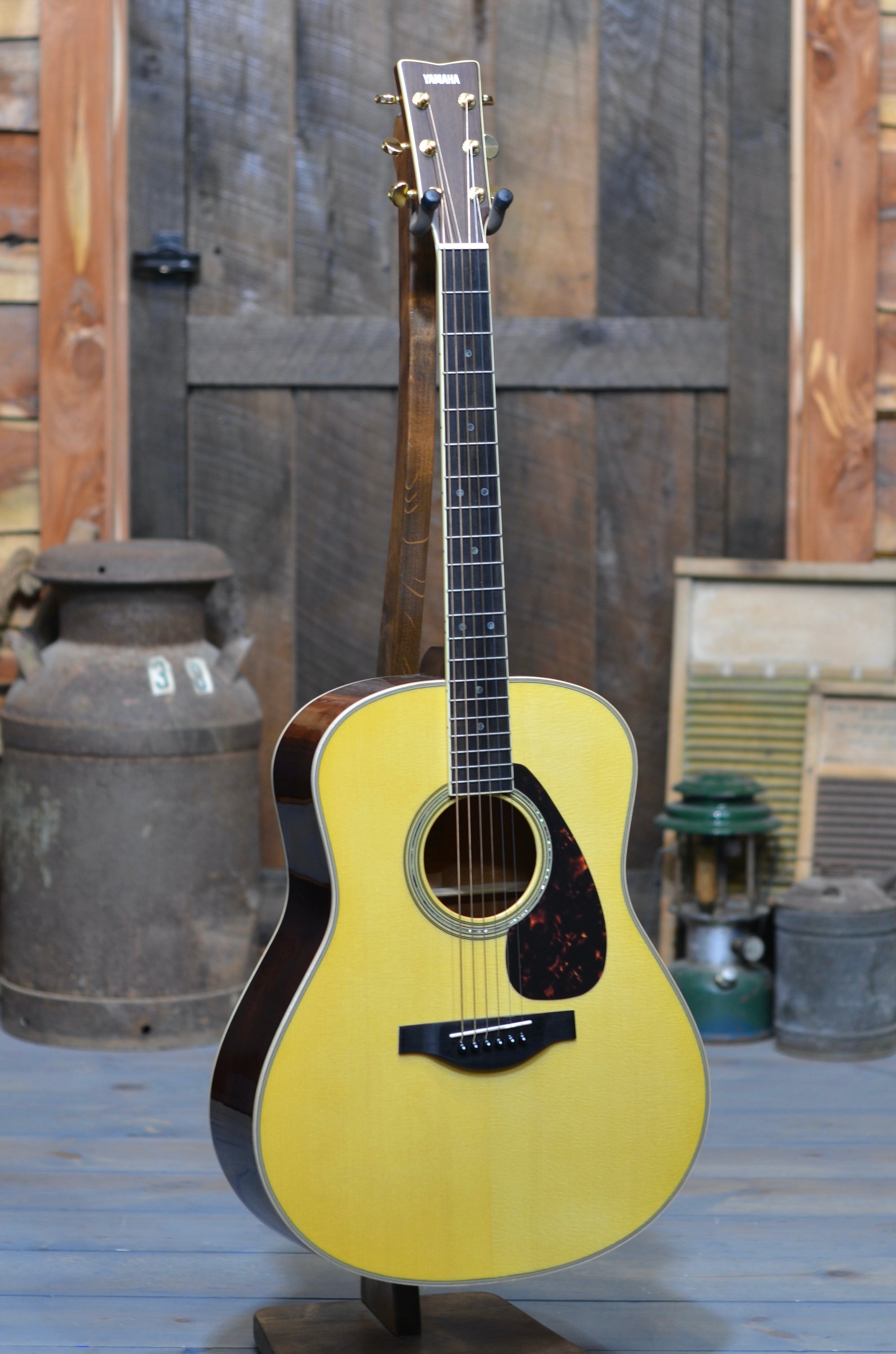 Pre-Owned Yamaha LL16MHB Dreadnought Acoustic Electric Guitar with Solid Spruce Top and With Case