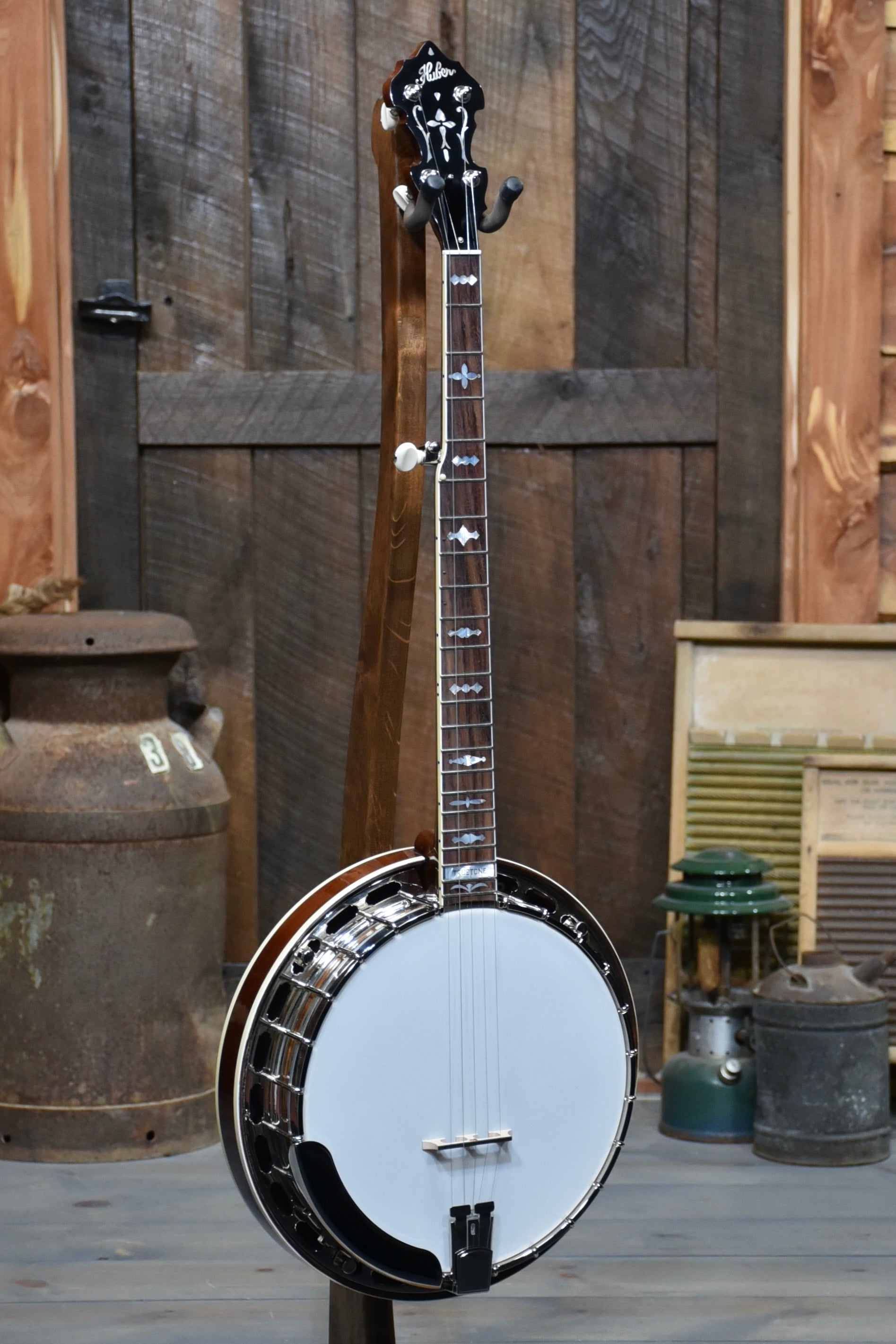 Huber VRB-3 Truetone Bluegrass Banjo With Case