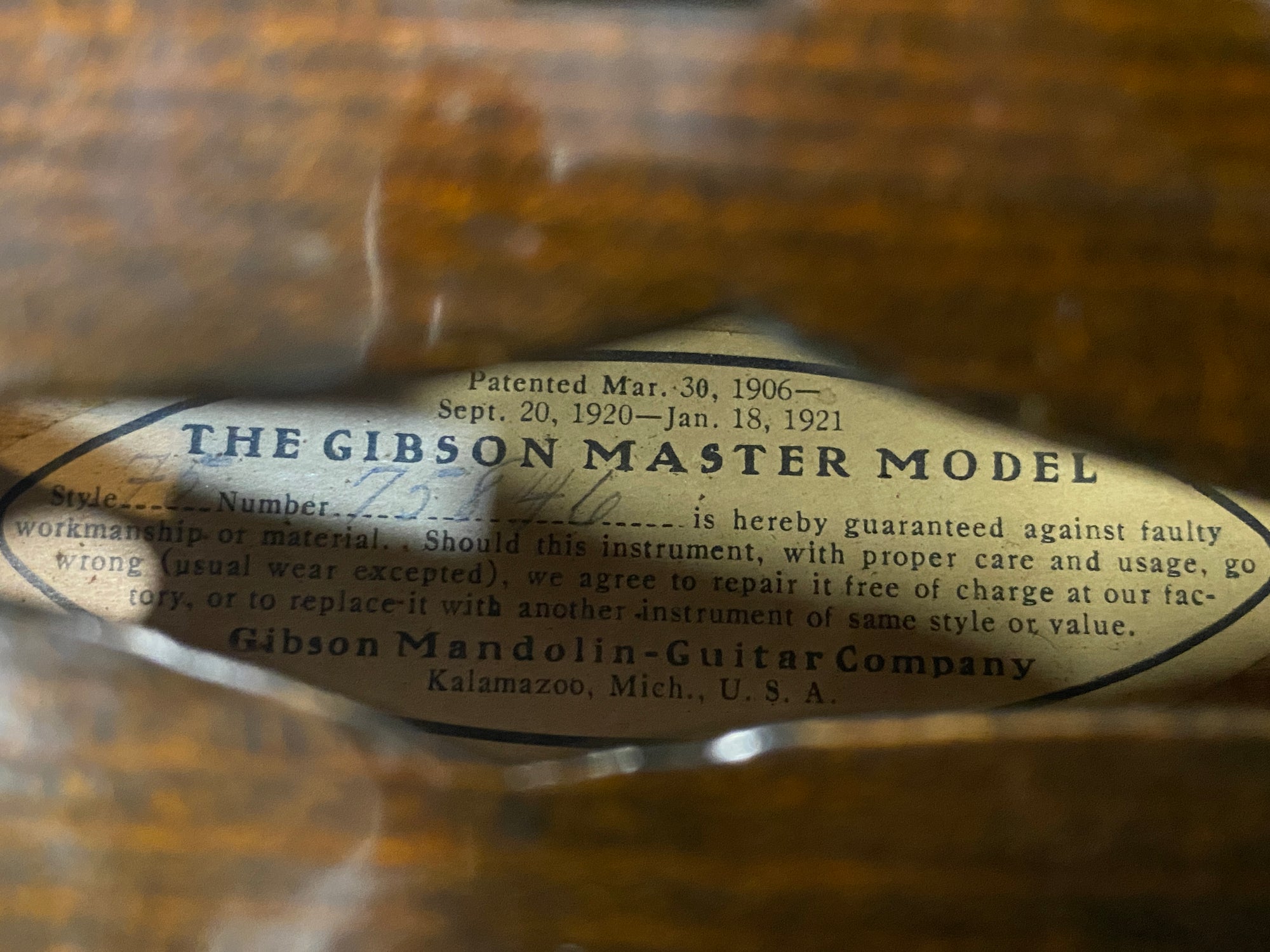 Pre-Owned 1924 Gibson Lloyd Loar Mandolin With Case